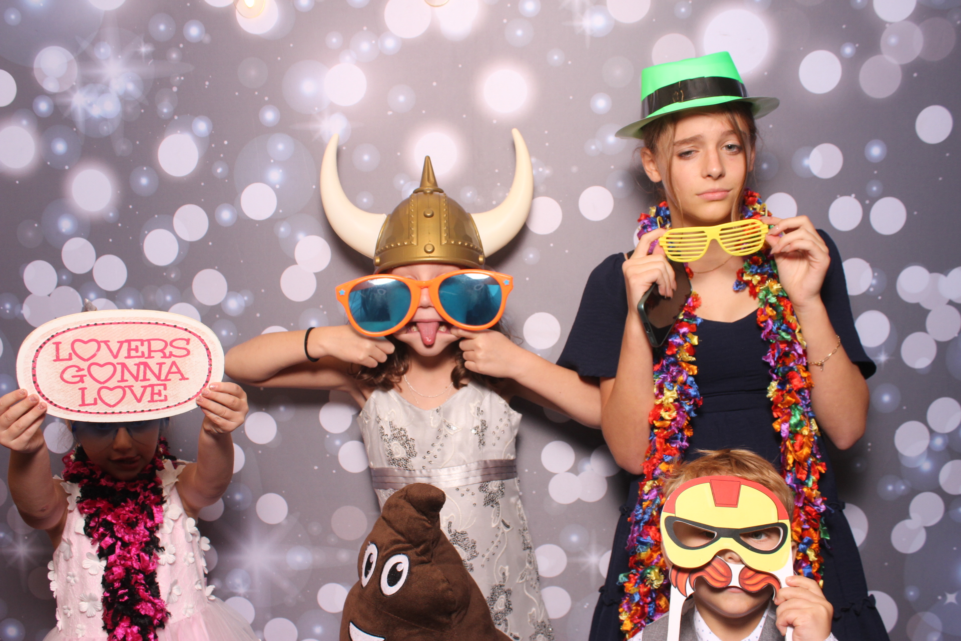 Jenna & Zack Reception | View more photos from the event at gallery.photoboothcincy.com/u/PhotoBoothCincy/Jenna-Zack-Reception