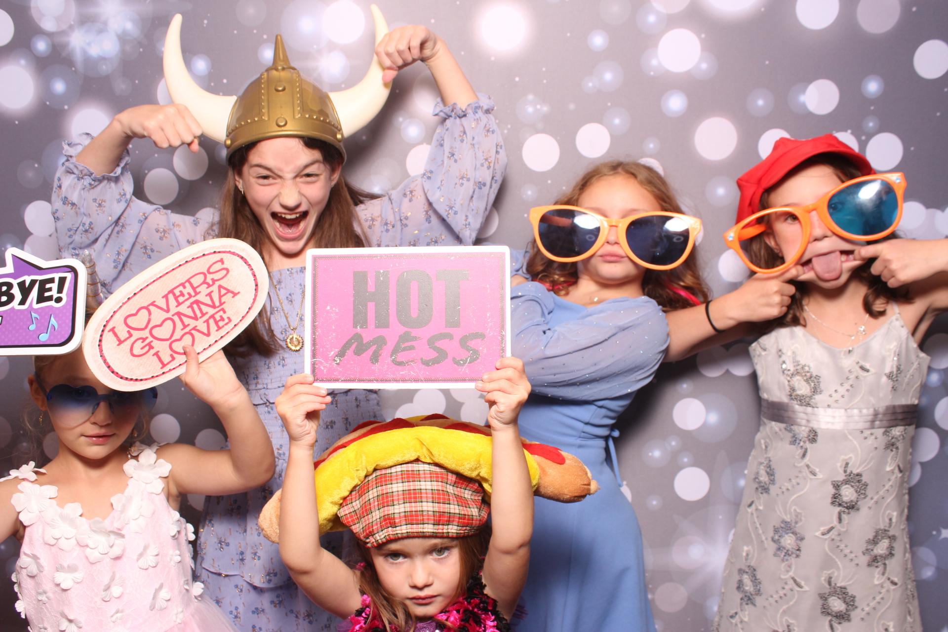 Jenna & Zack Reception | View more photos from the event at gallery.photoboothcincy.com/u/PhotoBoothCincy/Jenna-Zack-Reception