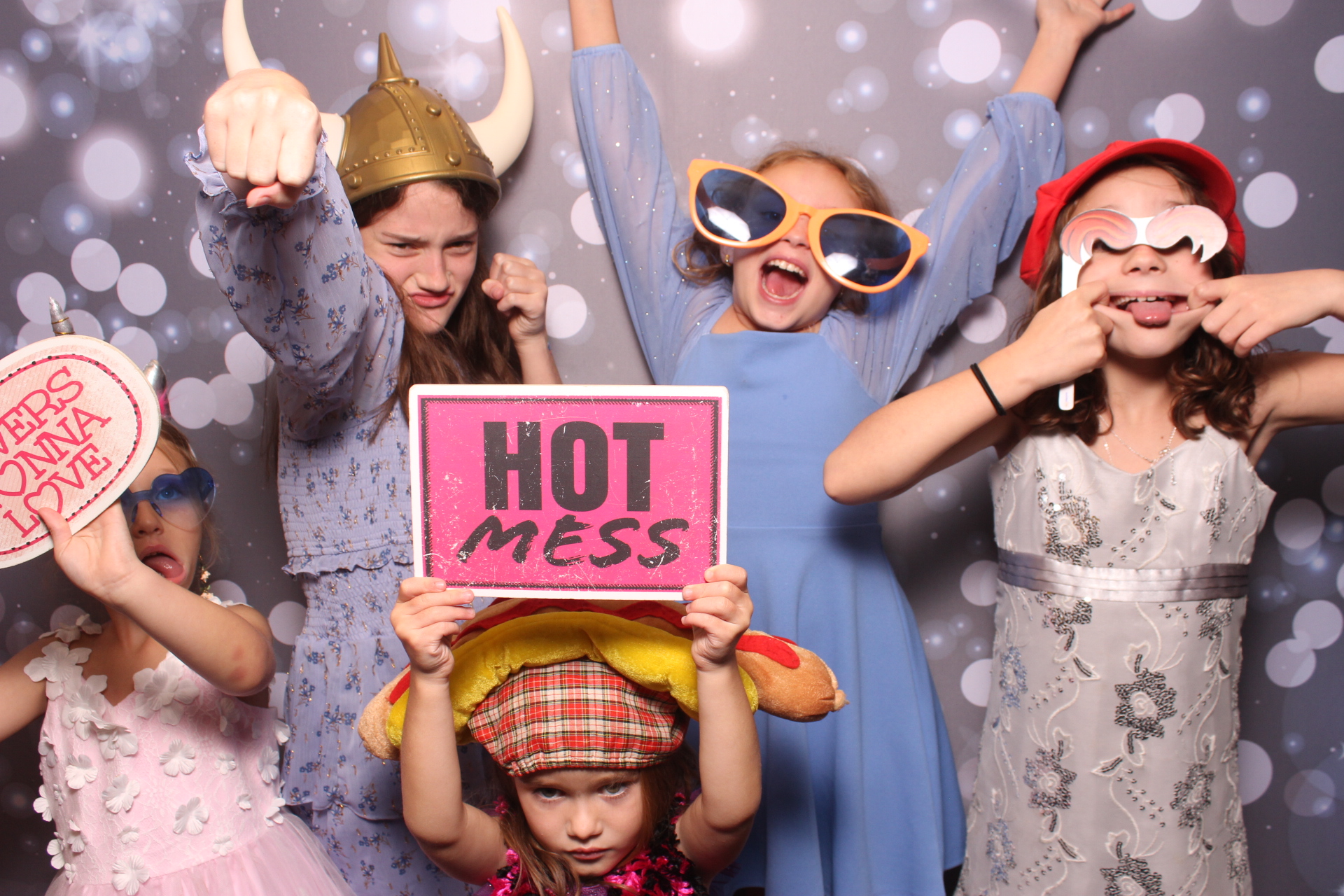 Jenna & Zack Reception | View more photos from the event at gallery.photoboothcincy.com/u/PhotoBoothCincy/Jenna-Zack-Reception