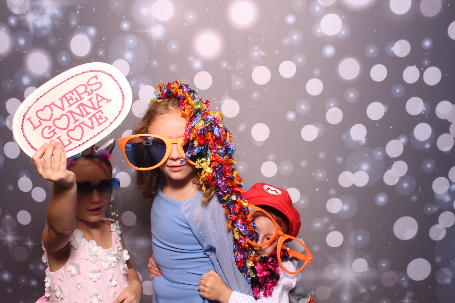Jenna & Zack Reception | View more photos from the event at gallery.photoboothcincy.com/u/PhotoBoothCincy/Jenna-Zack-Reception