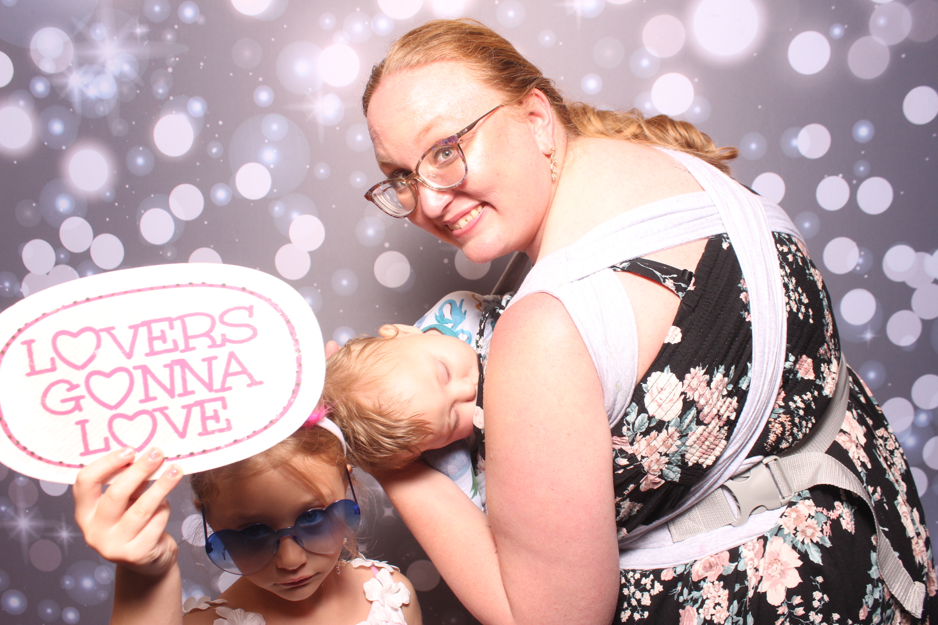 Jenna & Zack Reception | View more photos from the event at gallery.photoboothcincy.com/u/PhotoBoothCincy/Jenna-Zack-Reception