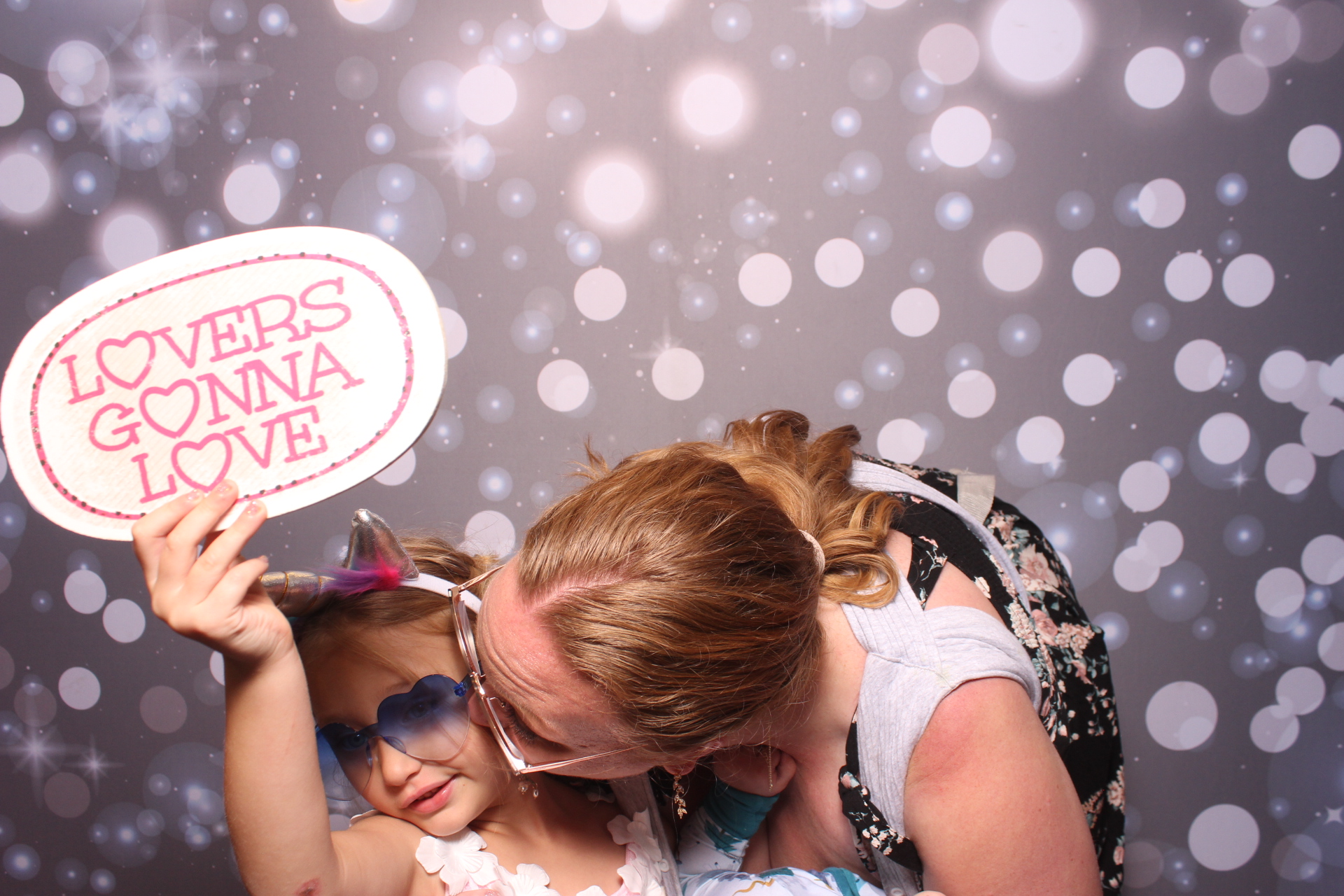 Jenna & Zack Reception | View more photos from the event at gallery.photoboothcincy.com/u/PhotoBoothCincy/Jenna-Zack-Reception