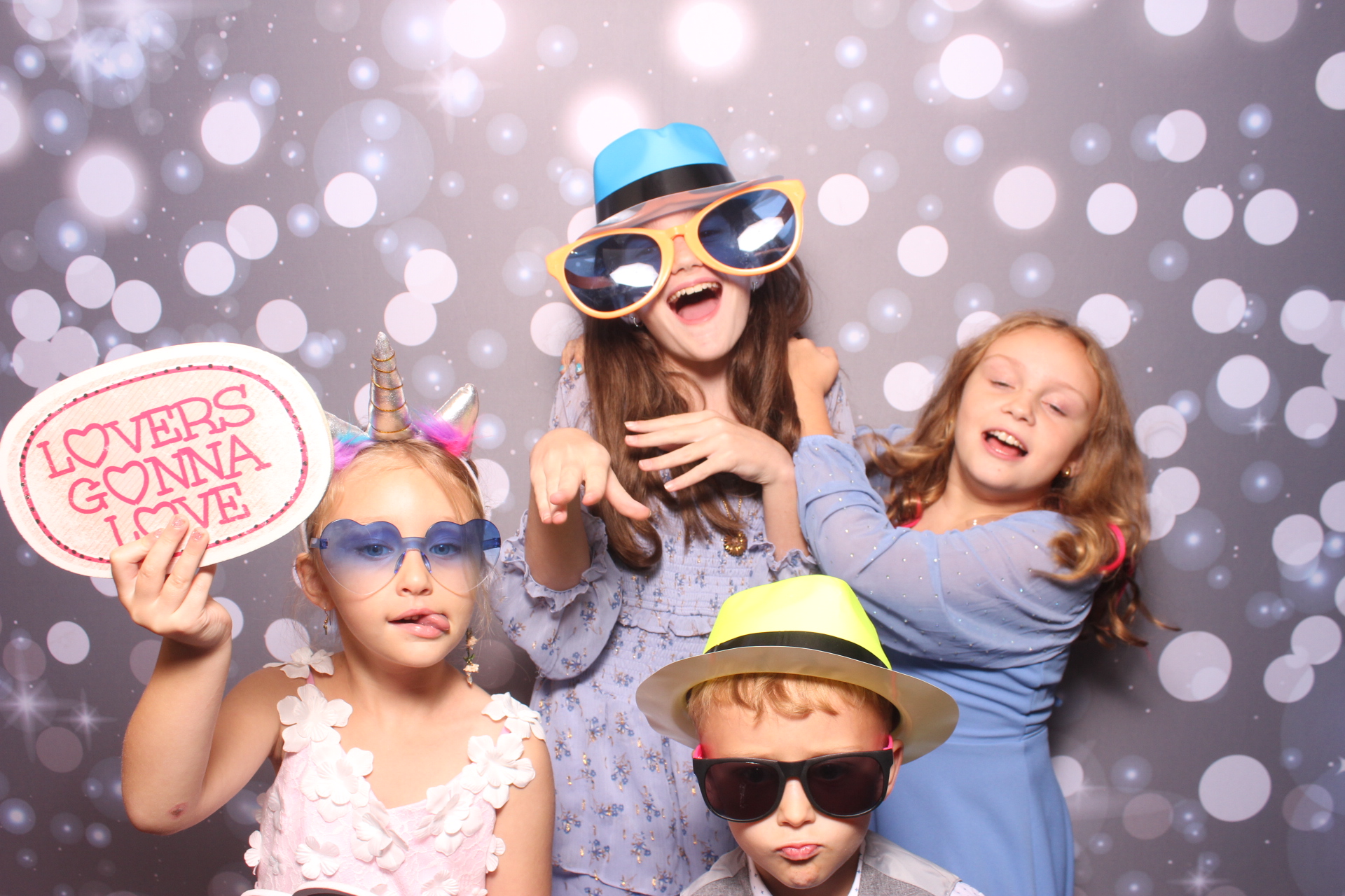 Jenna & Zack Reception | View more photos from the event at gallery.photoboothcincy.com/u/PhotoBoothCincy/Jenna-Zack-Reception