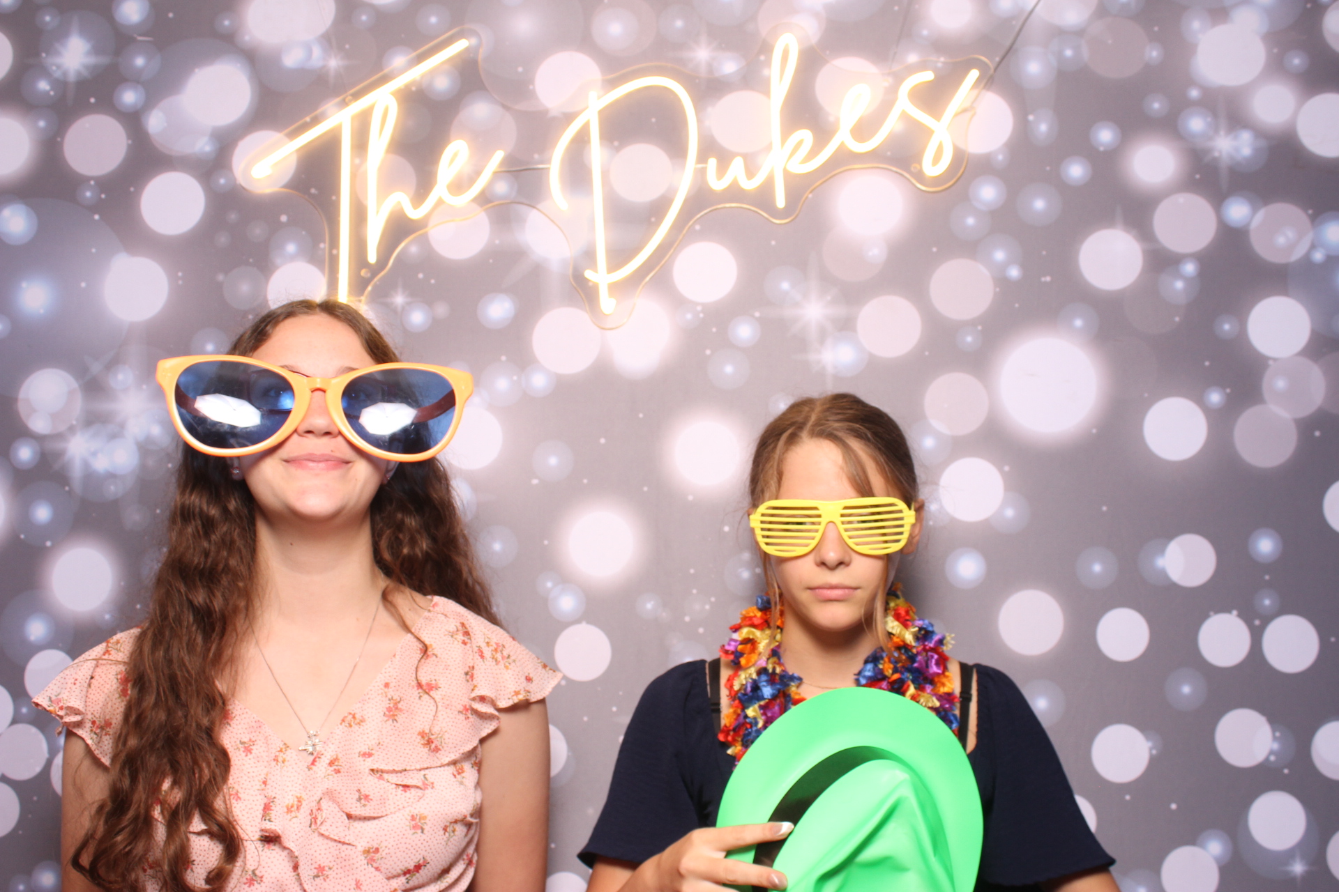 Jenna & Zack Reception | View more photos from the event at gallery.photoboothcincy.com/u/PhotoBoothCincy/Jenna-Zack-Reception