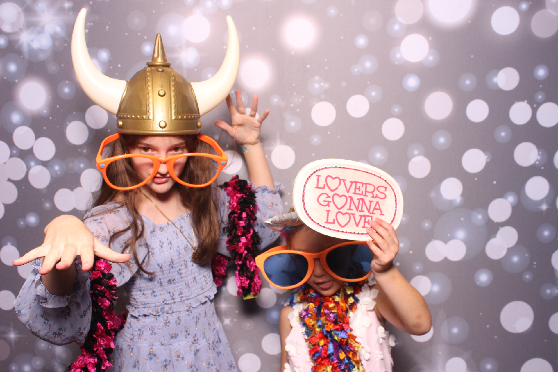 Jenna & Zack Reception | View more photos from the event at gallery.photoboothcincy.com/u/PhotoBoothCincy/Jenna-Zack-Reception