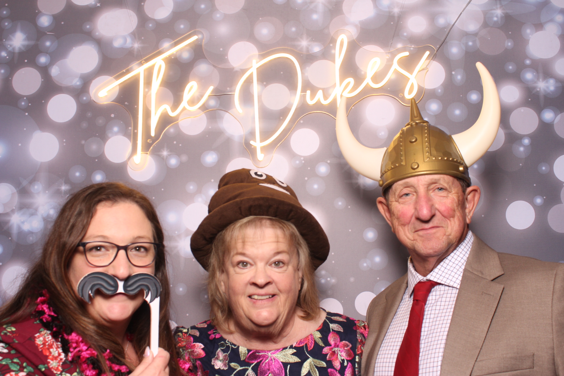 Jenna & Zack Reception | View more photos from the event at gallery.photoboothcincy.com/u/PhotoBoothCincy/Jenna-Zack-Reception