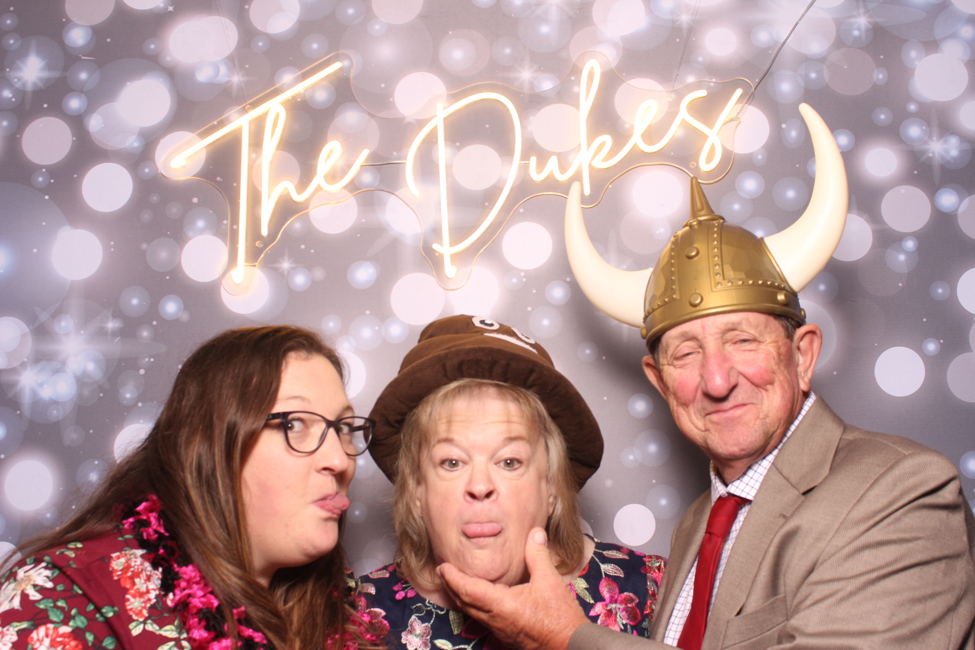 Jenna & Zack Reception | View more photos from the event at gallery.photoboothcincy.com/u/PhotoBoothCincy/Jenna-Zack-Reception