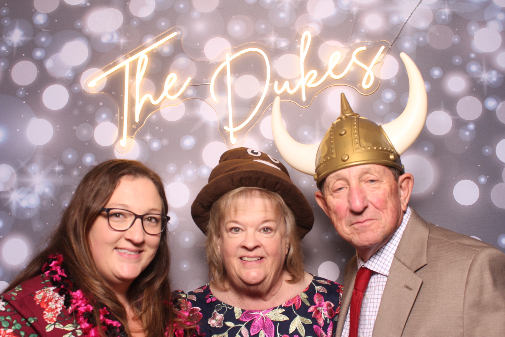 Jenna & Zack Reception | View more photos from the event at gallery.photoboothcincy.com/u/PhotoBoothCincy/Jenna-Zack-Reception