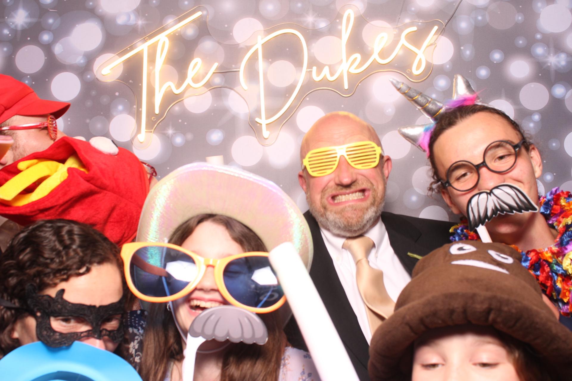 Jenna & Zack Reception | View more photos from the event at gallery.photoboothcincy.com/u/PhotoBoothCincy/Jenna-Zack-Reception