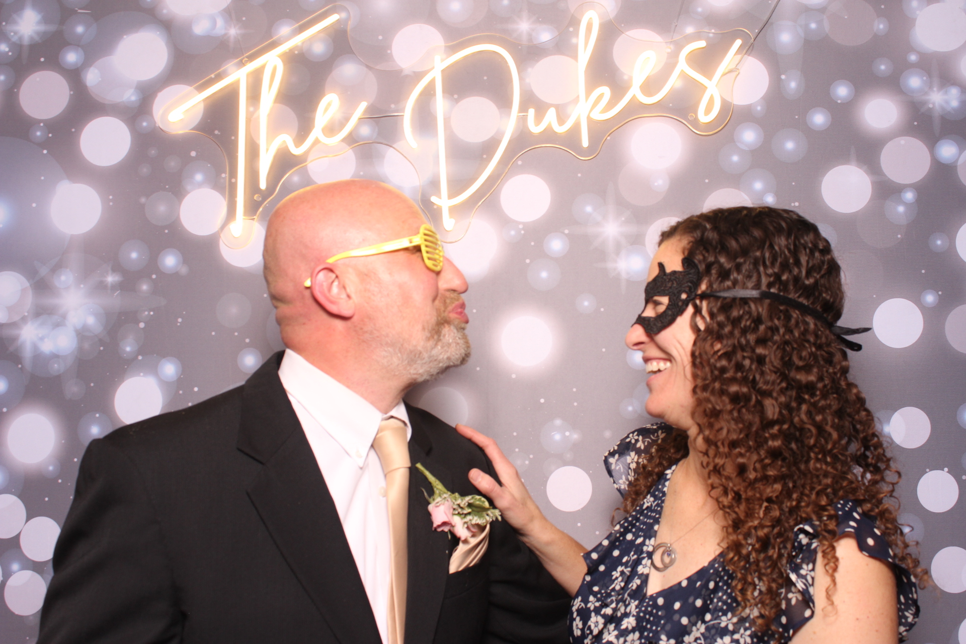 Jenna & Zack Reception | View more photos from the event at gallery.photoboothcincy.com/u/PhotoBoothCincy/Jenna-Zack-Reception