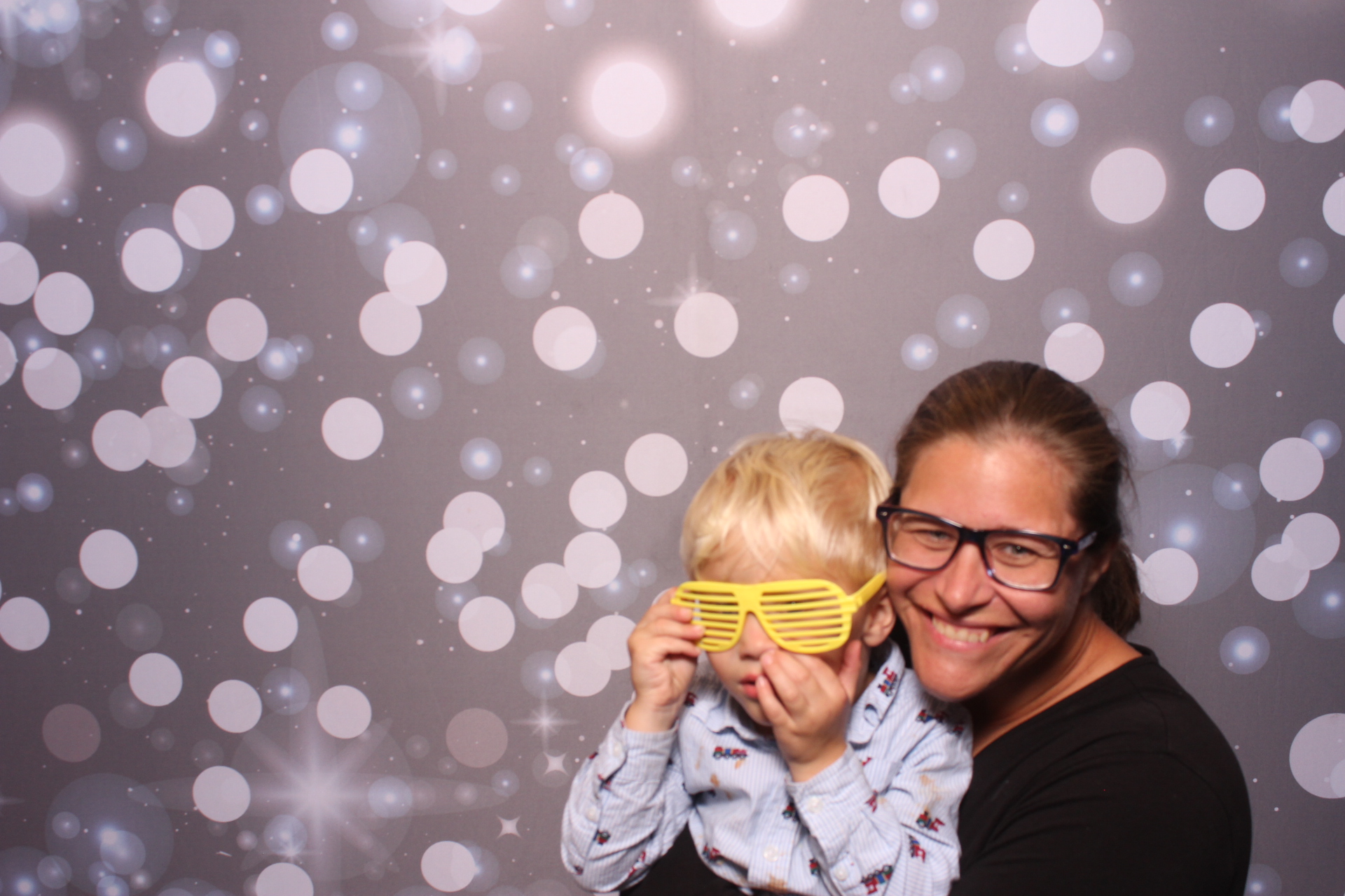 Jenna & Zack Reception | View more photos from the event at gallery.photoboothcincy.com/u/PhotoBoothCincy/Jenna-Zack-Reception