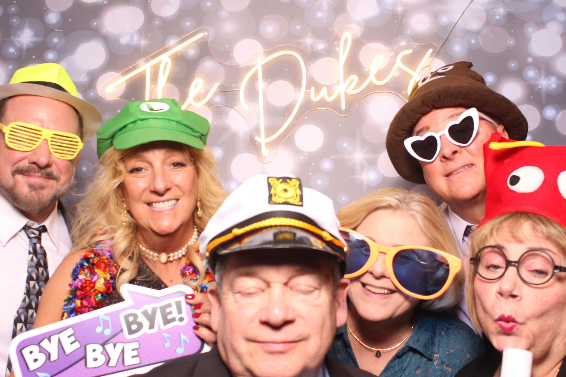 Jenna & Zack Reception | View more photos from the event at gallery.photoboothcincy.com/u/PhotoBoothCincy/Jenna-Zack-Reception