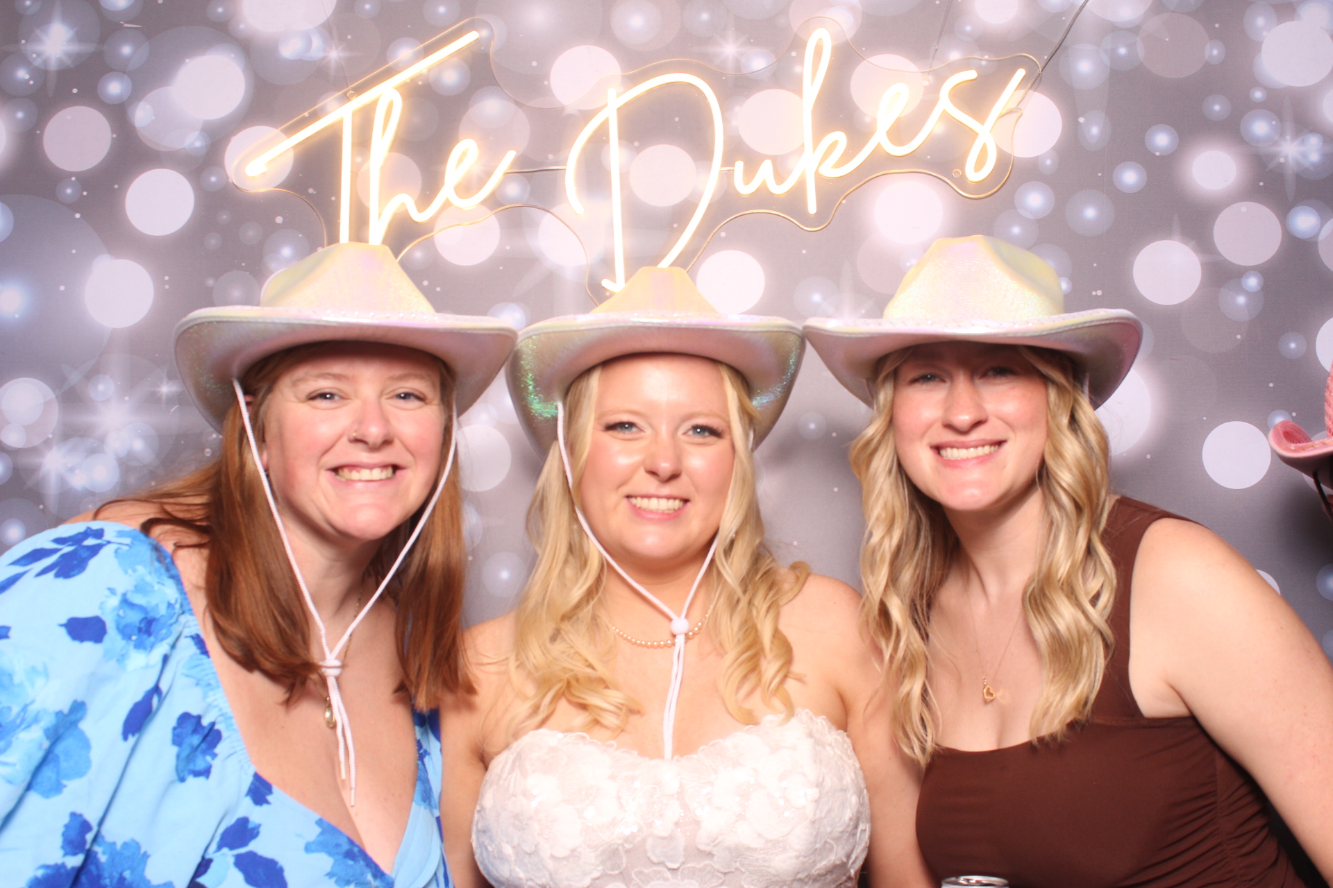 Jenna & Zack Reception | View more photos from the event at gallery.photoboothcincy.com/u/PhotoBoothCincy/Jenna-Zack-Reception