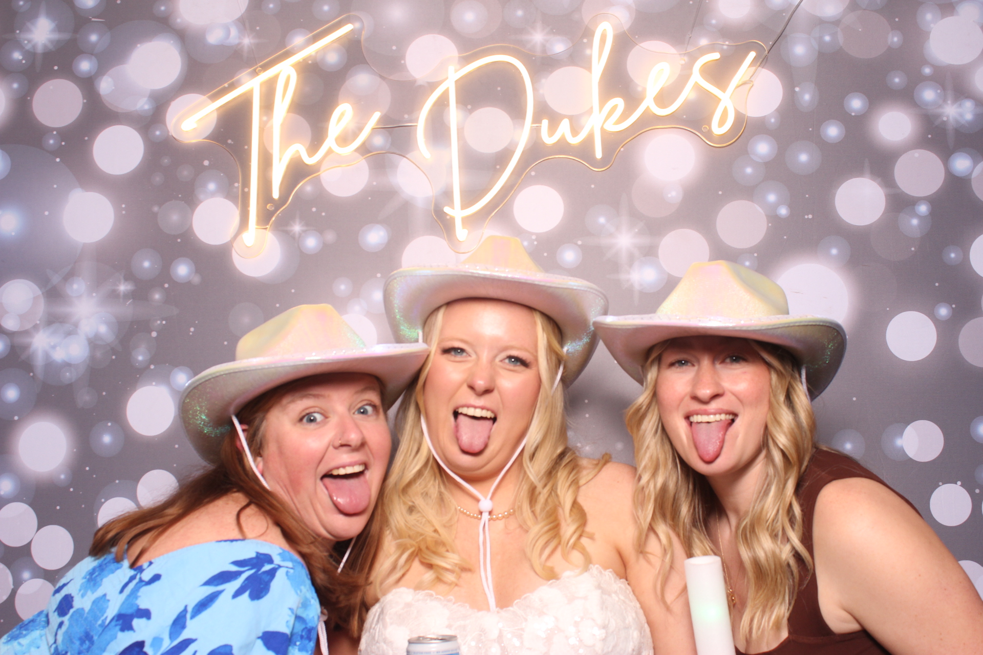 Jenna & Zack Reception | View more photos from the event at gallery.photoboothcincy.com/u/PhotoBoothCincy/Jenna-Zack-Reception