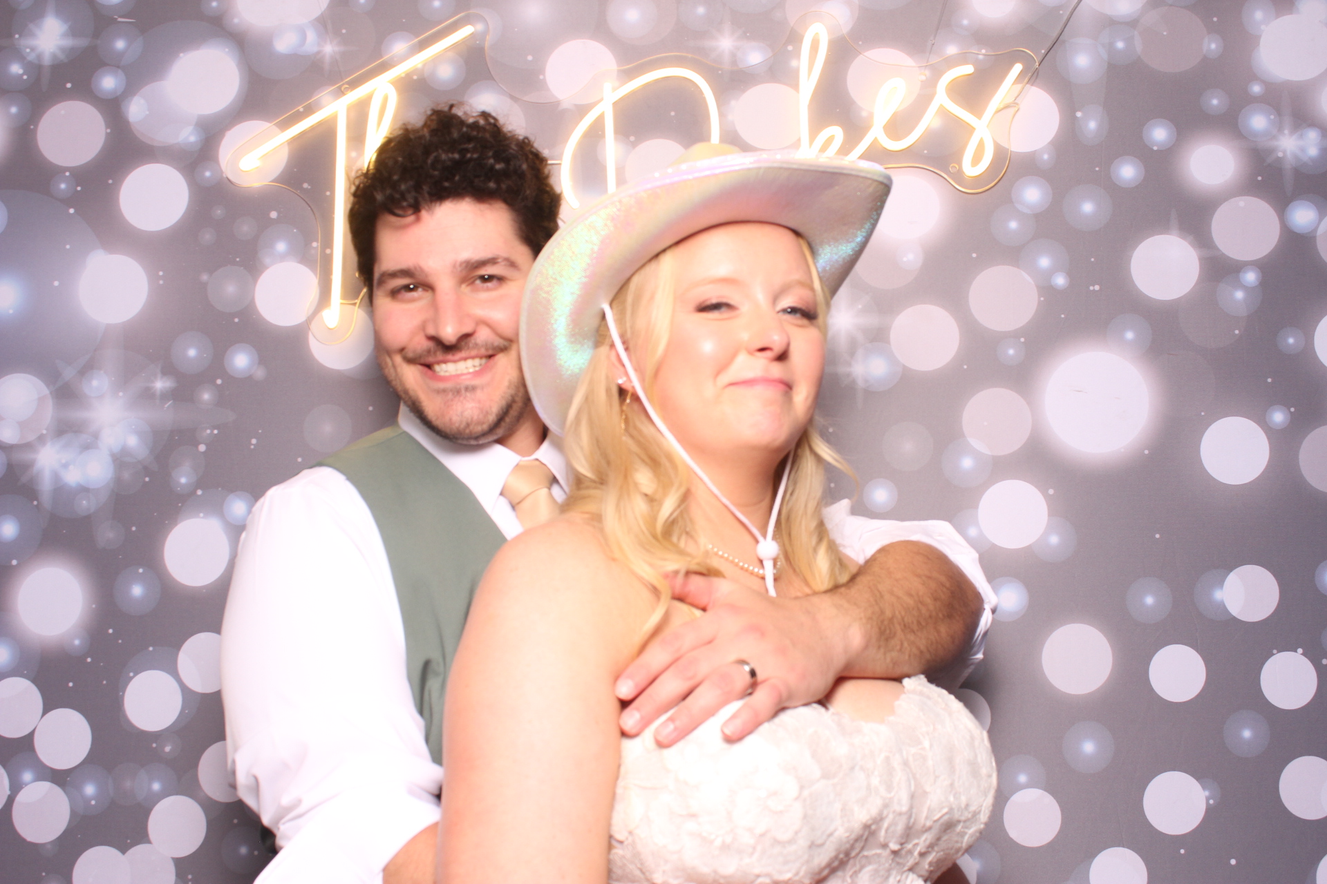 Jenna & Zack Reception | View more photos from the event at gallery.photoboothcincy.com/u/PhotoBoothCincy/Jenna-Zack-Reception