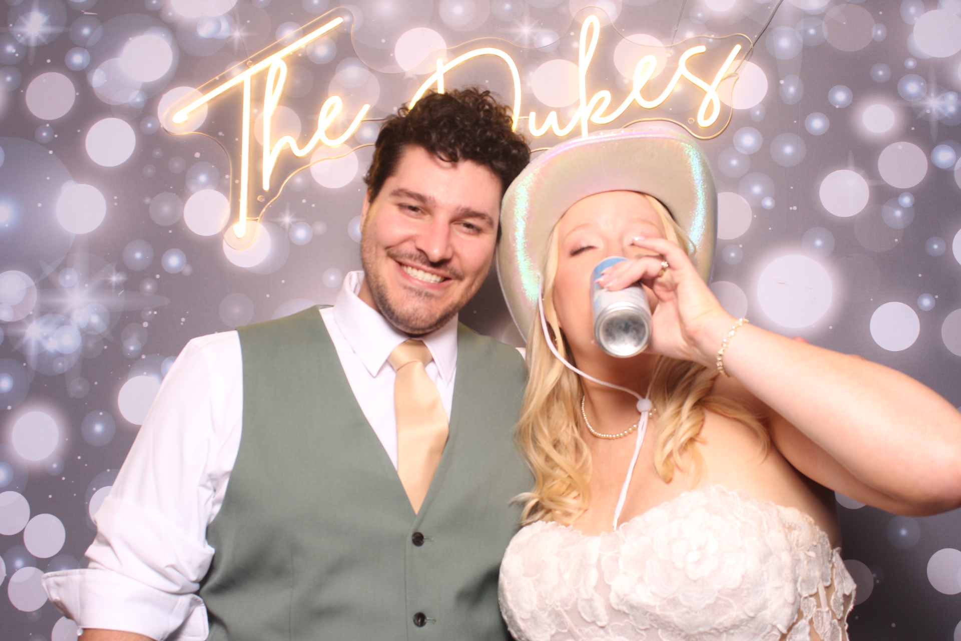 Jenna & Zack Reception | View more photos from the event at gallery.photoboothcincy.com/u/PhotoBoothCincy/Jenna-Zack-Reception