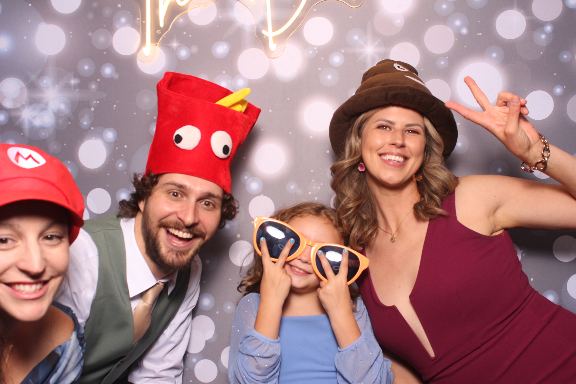 Jenna & Zack Reception | View more photos from the event at gallery.photoboothcincy.com/u/PhotoBoothCincy/Jenna-Zack-Reception