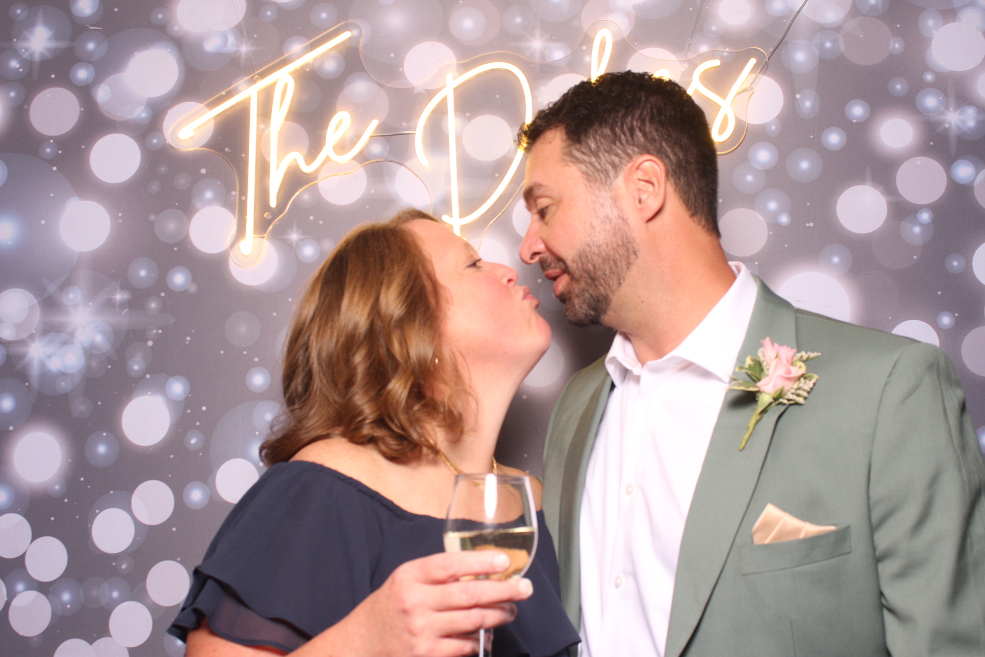 Jenna & Zack Reception | View more photos from the event at gallery.photoboothcincy.com/u/PhotoBoothCincy/Jenna-Zack-Reception