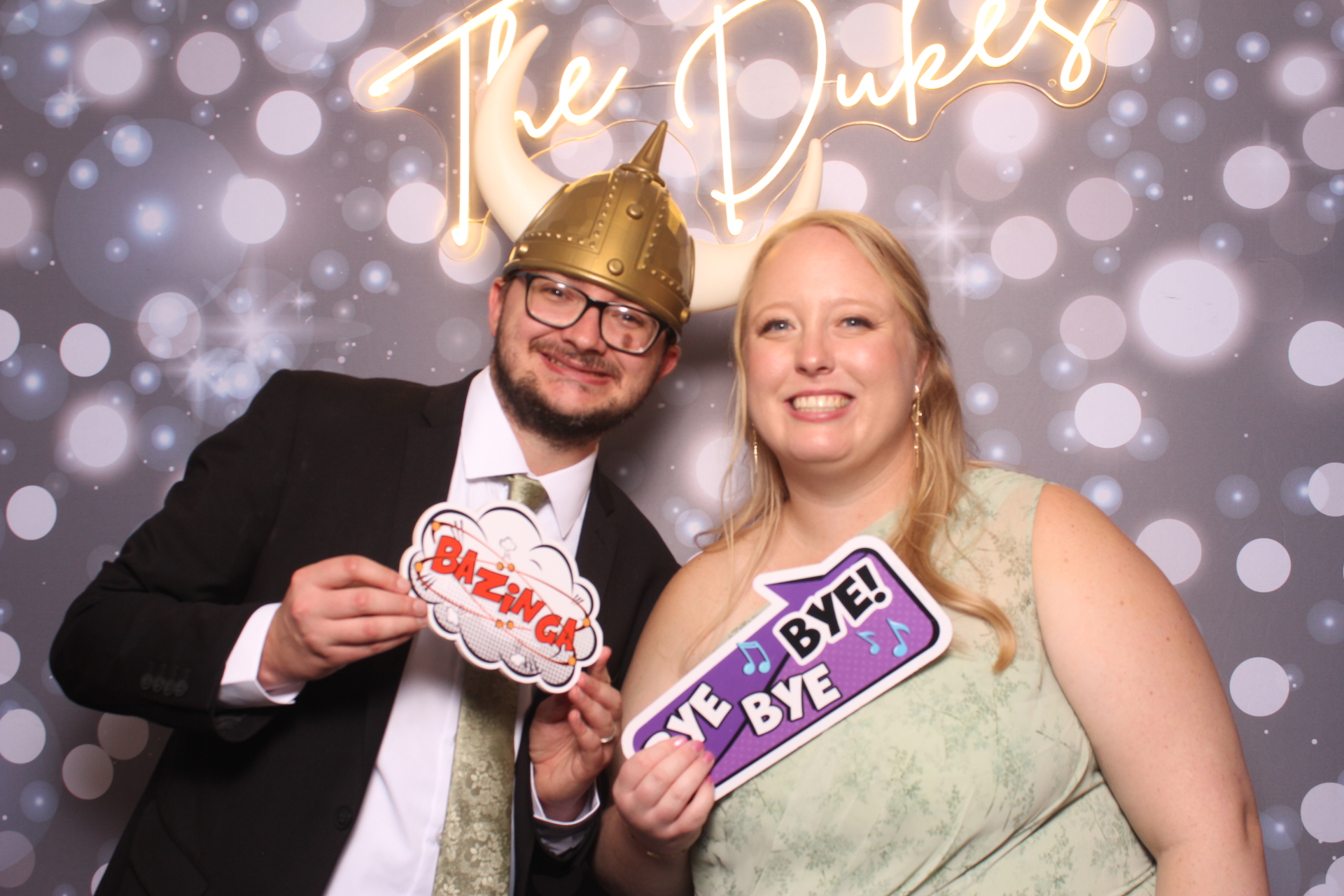 Jenna & Zack Reception | View more photos from the event at gallery.photoboothcincy.com/u/PhotoBoothCincy/Jenna-Zack-Reception