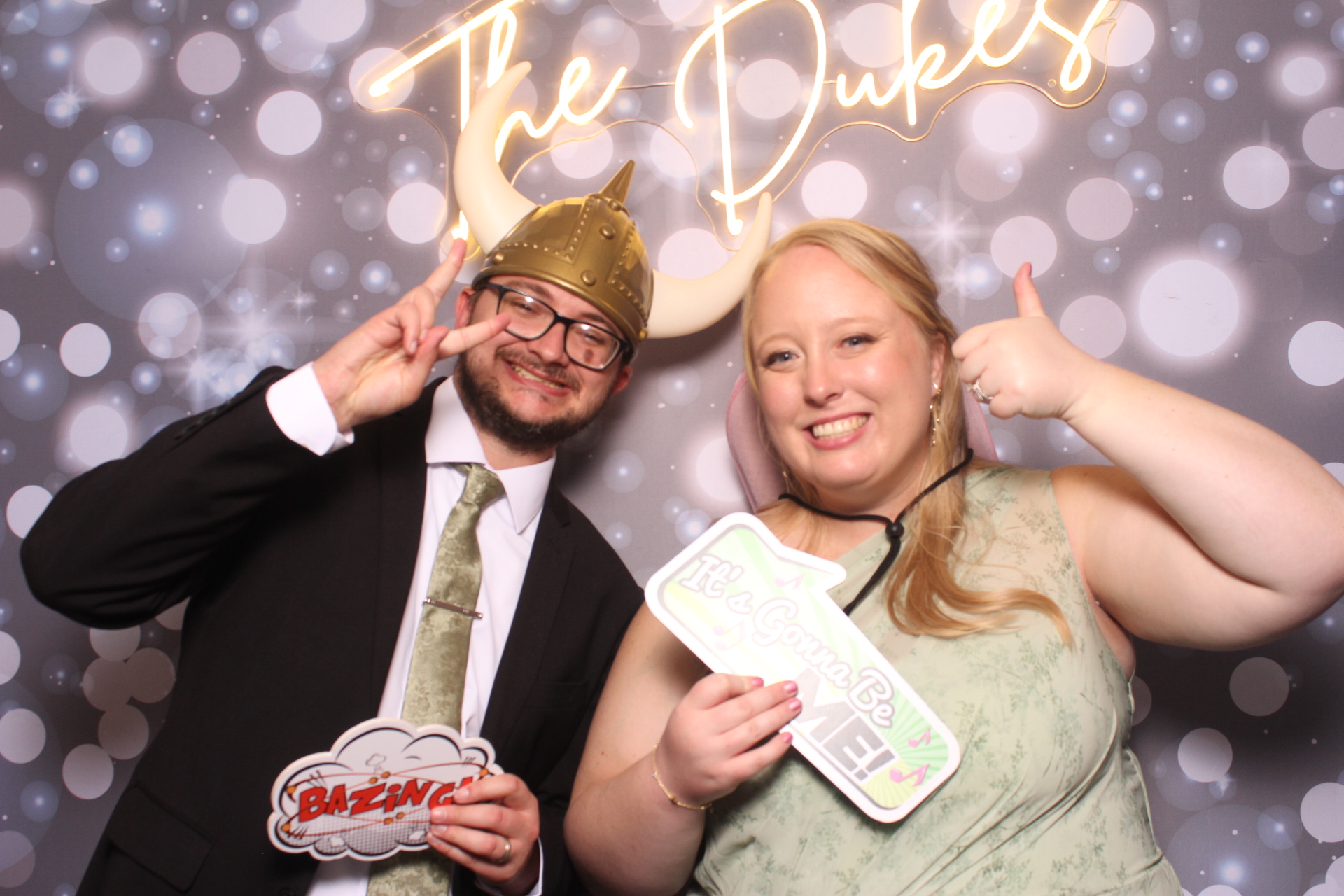 Jenna & Zack Reception | View more photos from the event at gallery.photoboothcincy.com/u/PhotoBoothCincy/Jenna-Zack-Reception