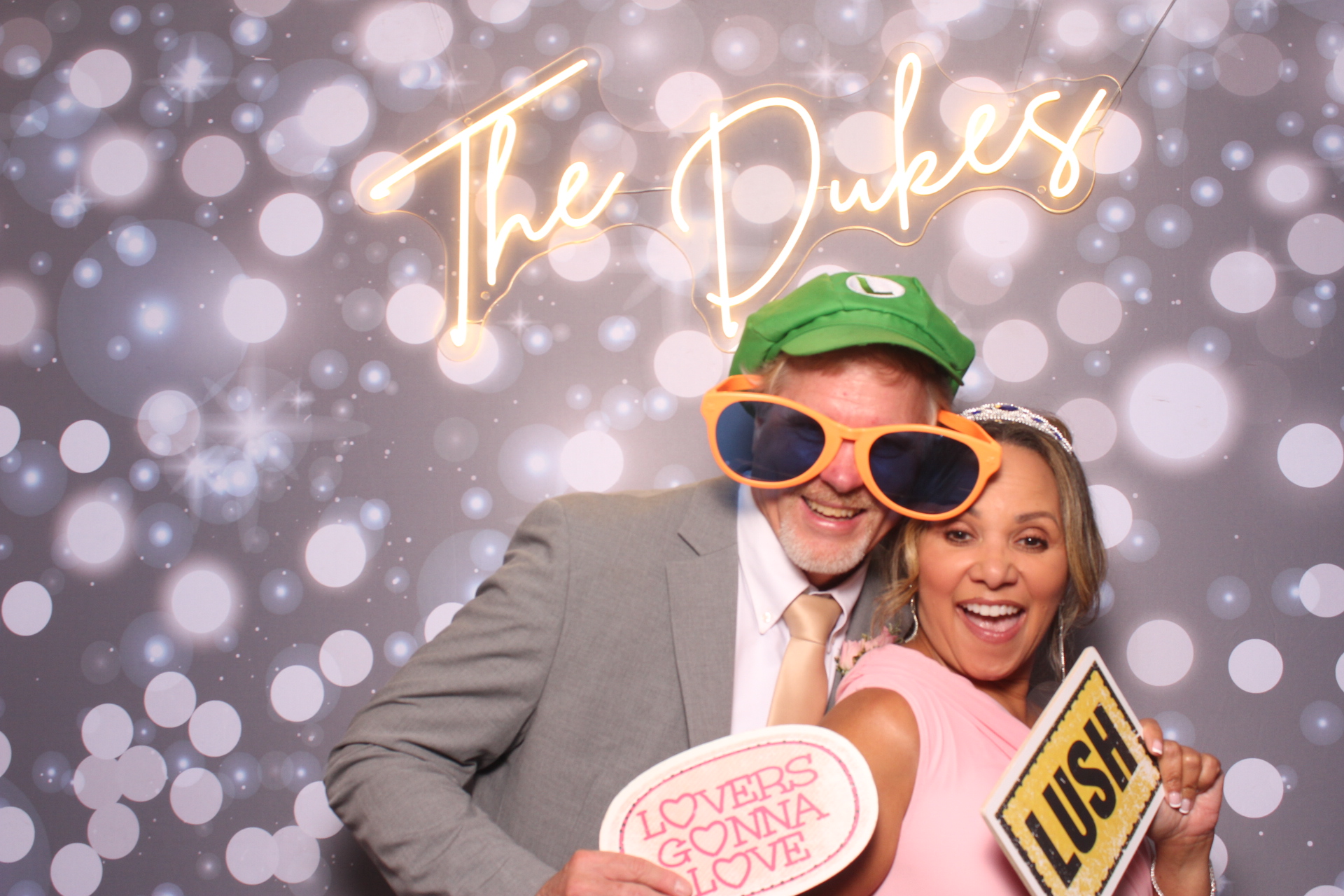 Jenna & Zack Reception | View more photos from the event at gallery.photoboothcincy.com/u/PhotoBoothCincy/Jenna-Zack-Reception