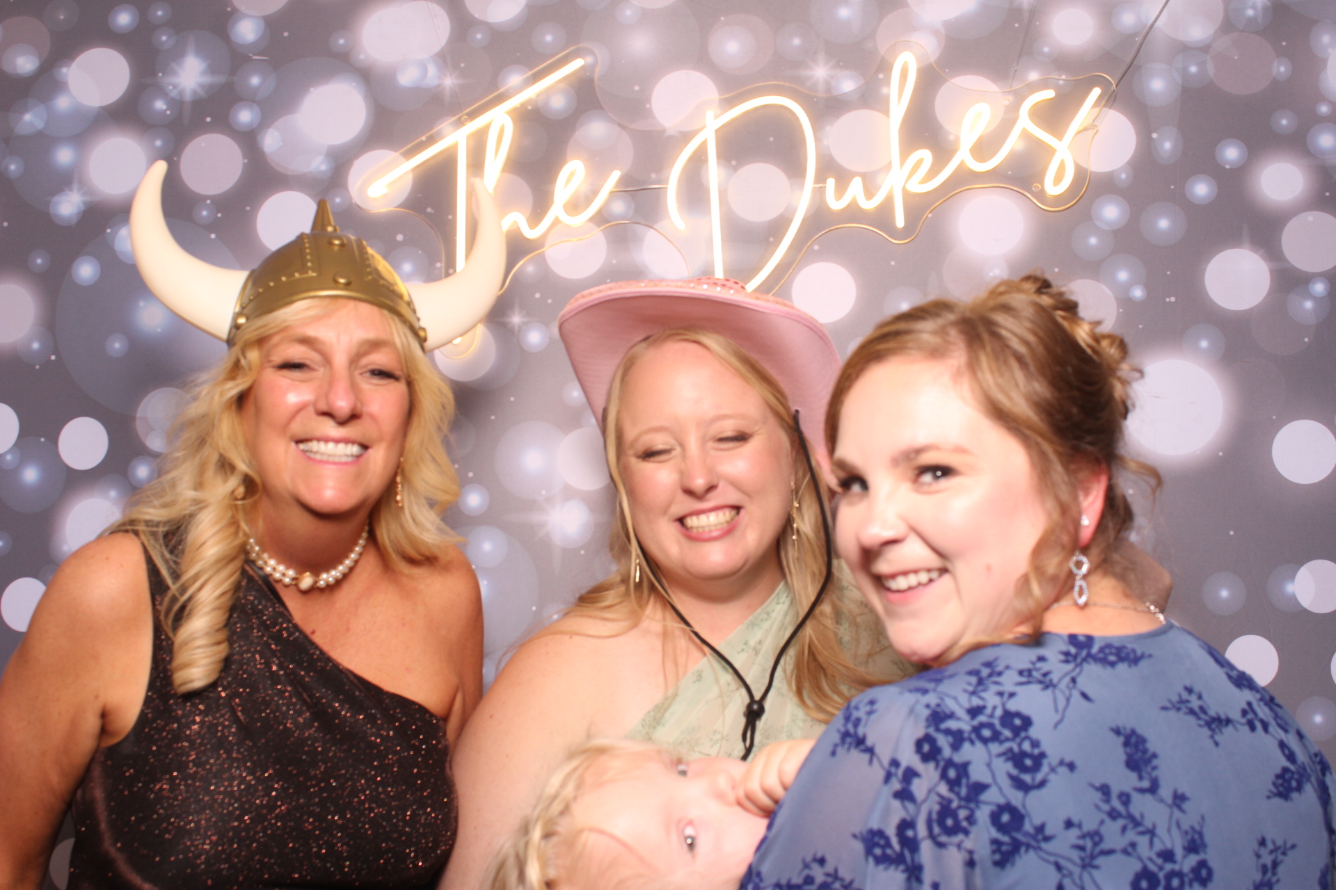 Jenna & Zack Reception | View more photos from the event at gallery.photoboothcincy.com/u/PhotoBoothCincy/Jenna-Zack-Reception