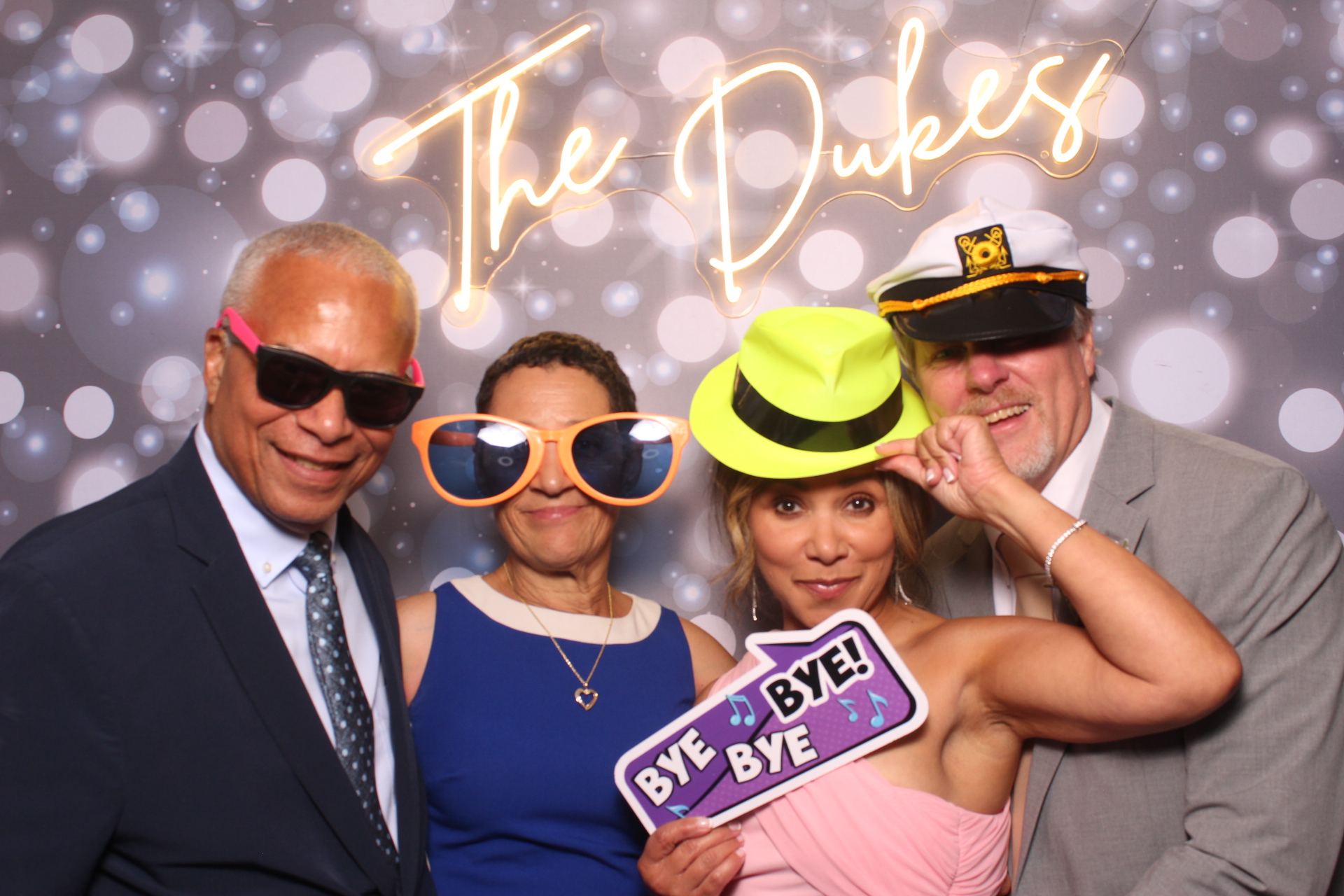 Jenna & Zack Reception | View more photos from the event at gallery.photoboothcincy.com/u/PhotoBoothCincy/Jenna-Zack-Reception