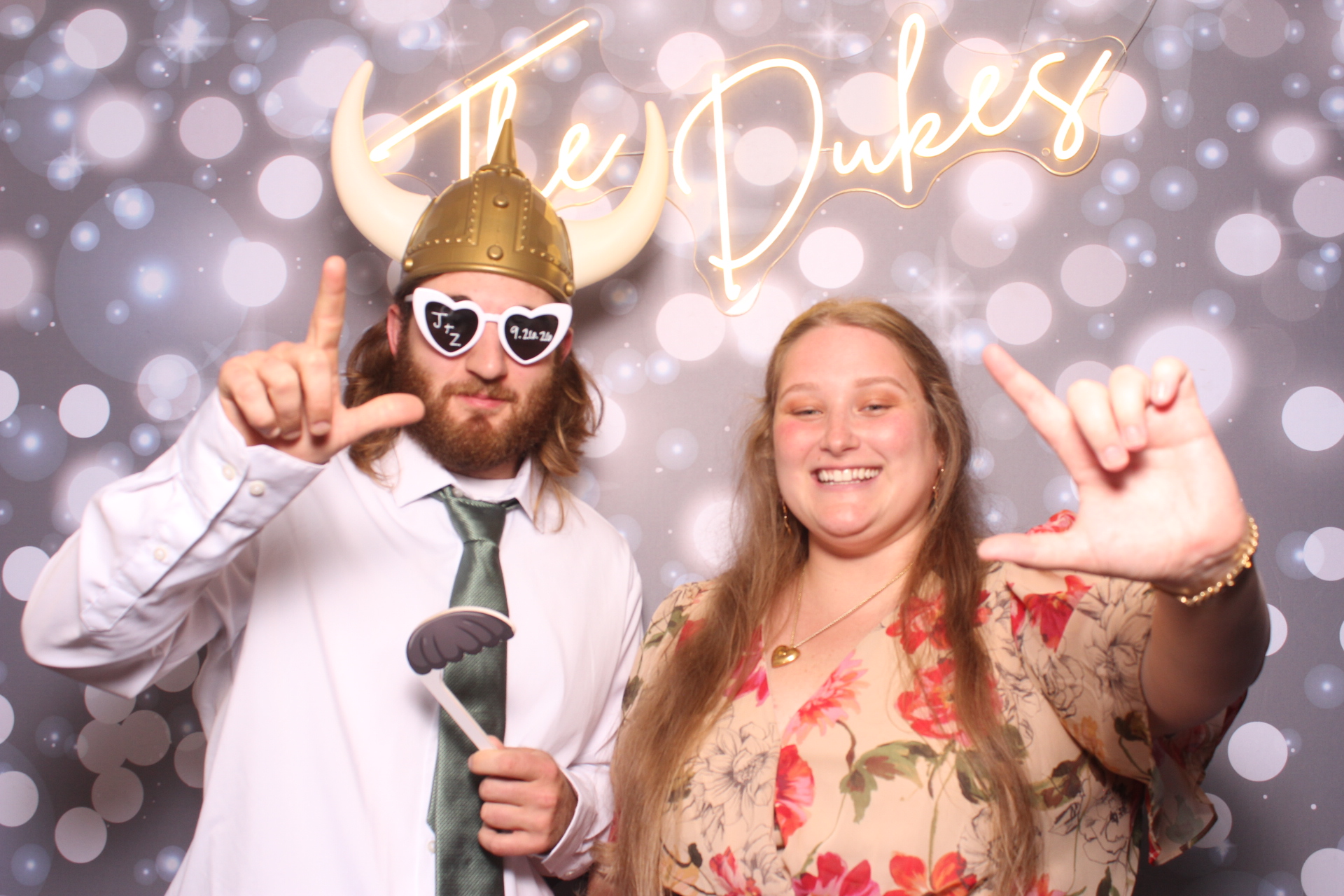 Jenna & Zack Reception | View more photos from the event at gallery.photoboothcincy.com/u/PhotoBoothCincy/Jenna-Zack-Reception