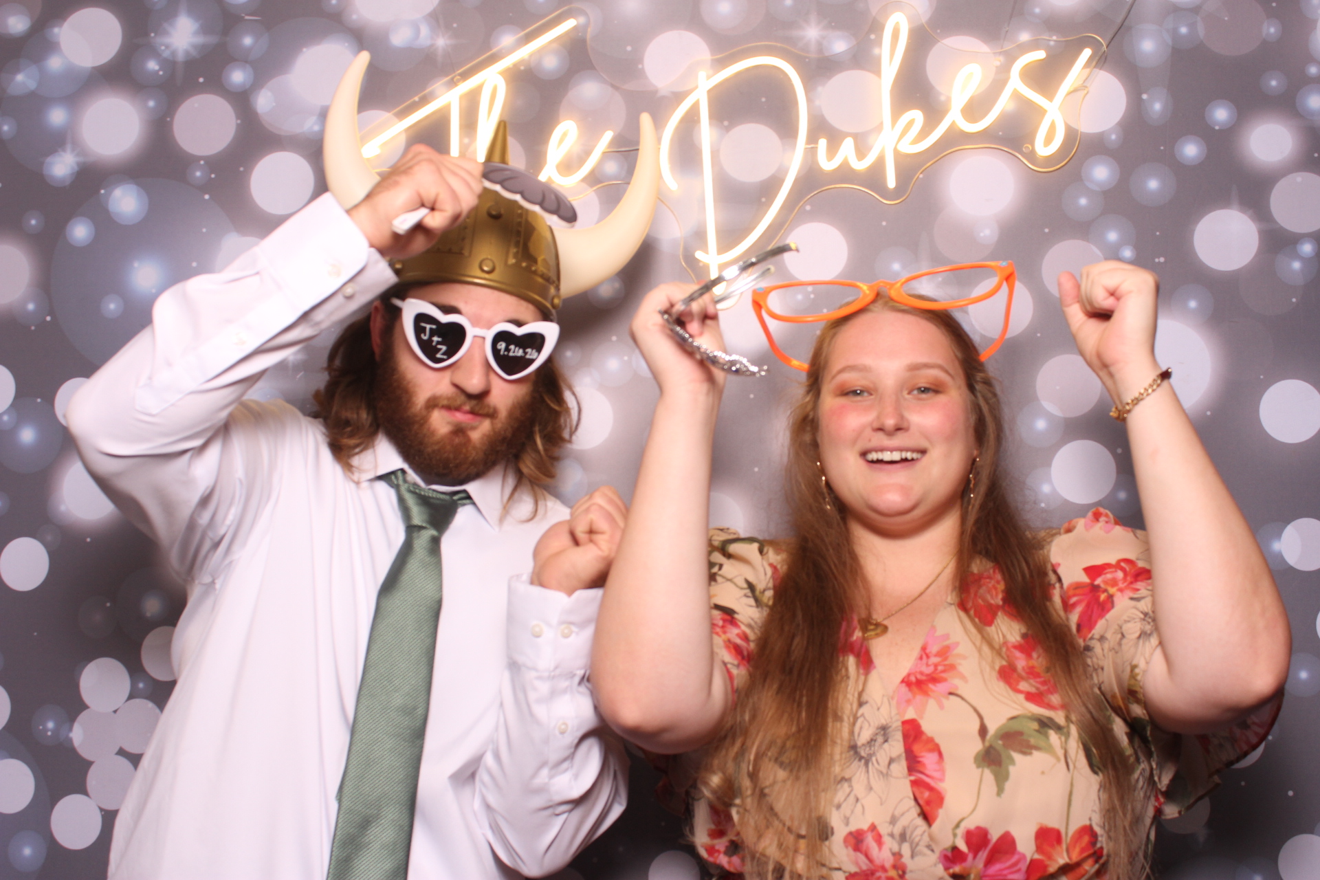 Jenna & Zack Reception | View more photos from the event at gallery.photoboothcincy.com/u/PhotoBoothCincy/Jenna-Zack-Reception