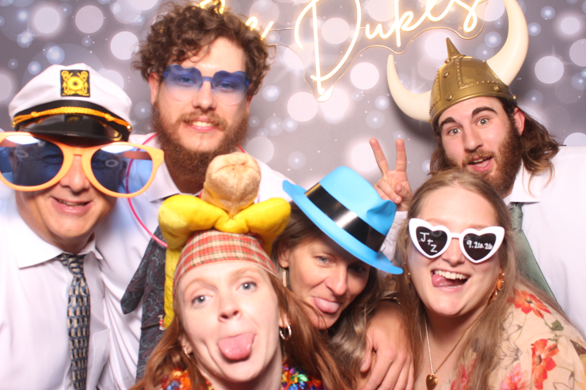 Jenna & Zack Reception | View more photos from the event at gallery.photoboothcincy.com/u/PhotoBoothCincy/Jenna-Zack-Reception