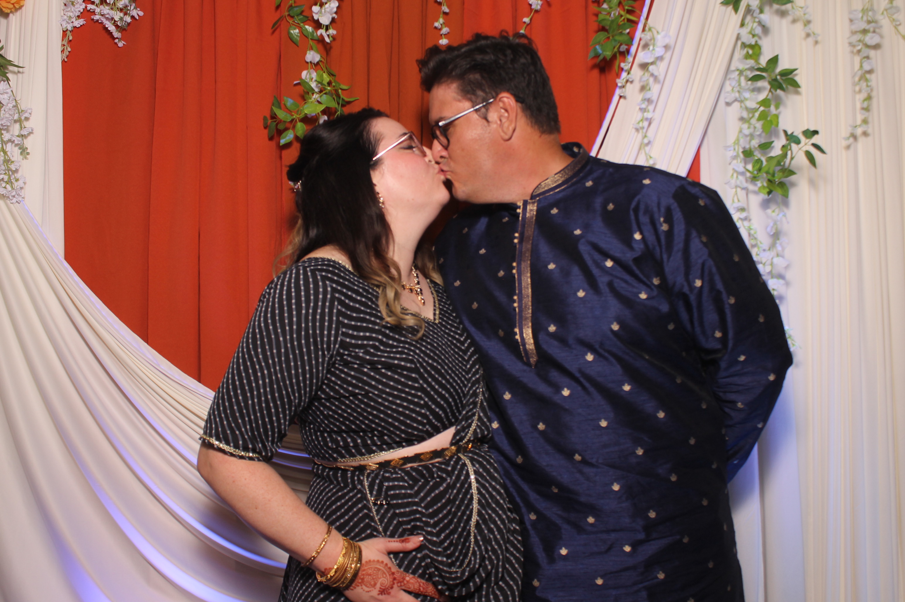 Jessica & Rudra Wedding | View more photos from the event at gallery.photoboothcincy.com/u/PhotoBoothCincy/Jessica-Rudra-Wedding