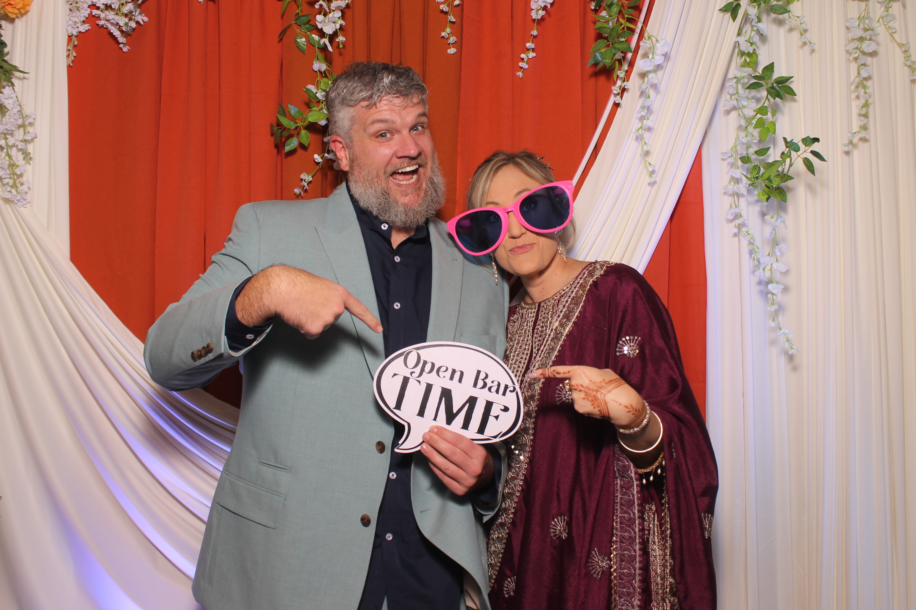 Jessica & Rudra Wedding | View more photos from the event at gallery.photoboothcincy.com/u/PhotoBoothCincy/Jessica-Rudra-Wedding