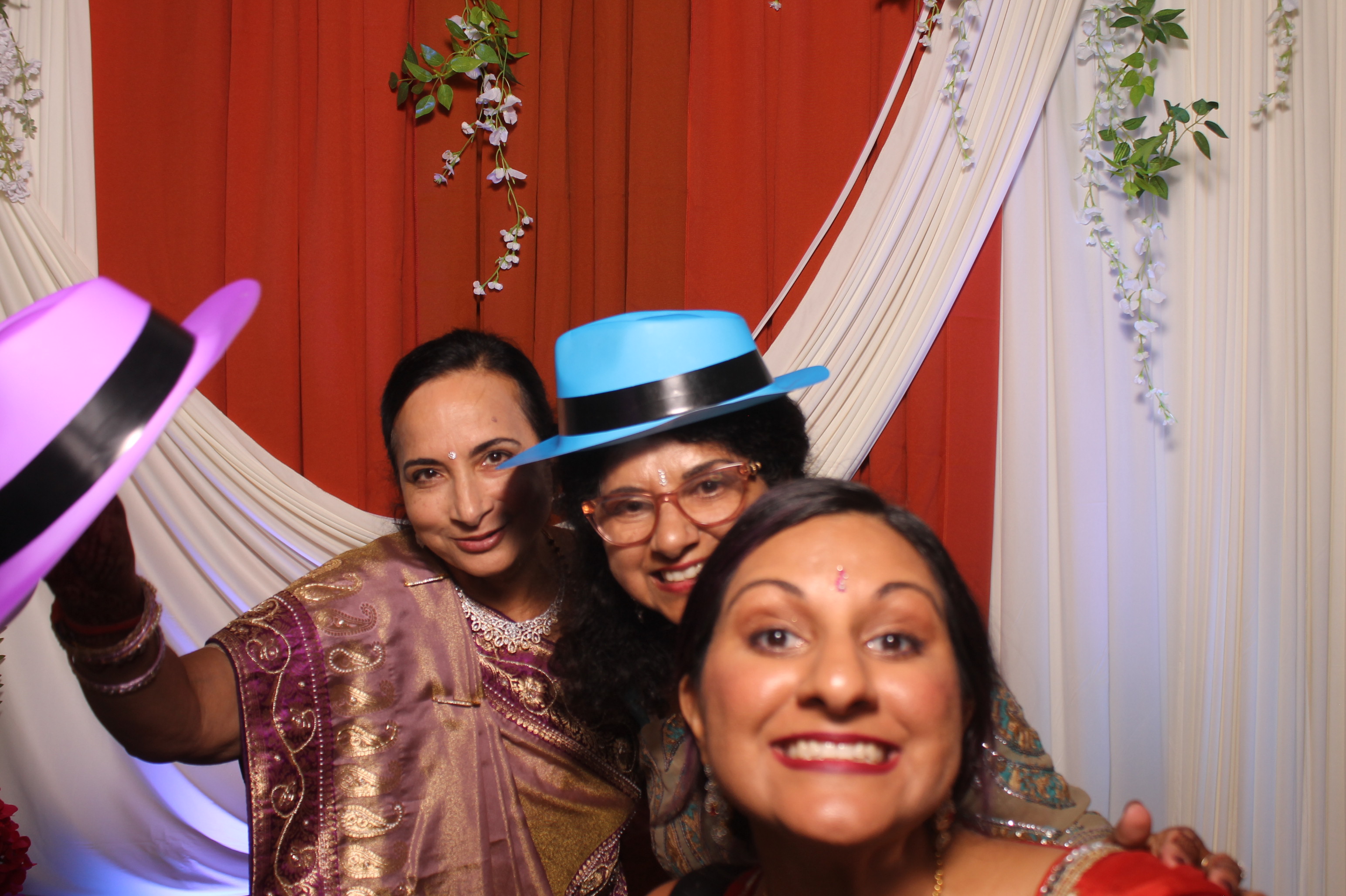 Jessica & Rudra Wedding | View more photos from the event at gallery.photoboothcincy.com/u/PhotoBoothCincy/Jessica-Rudra-Wedding
