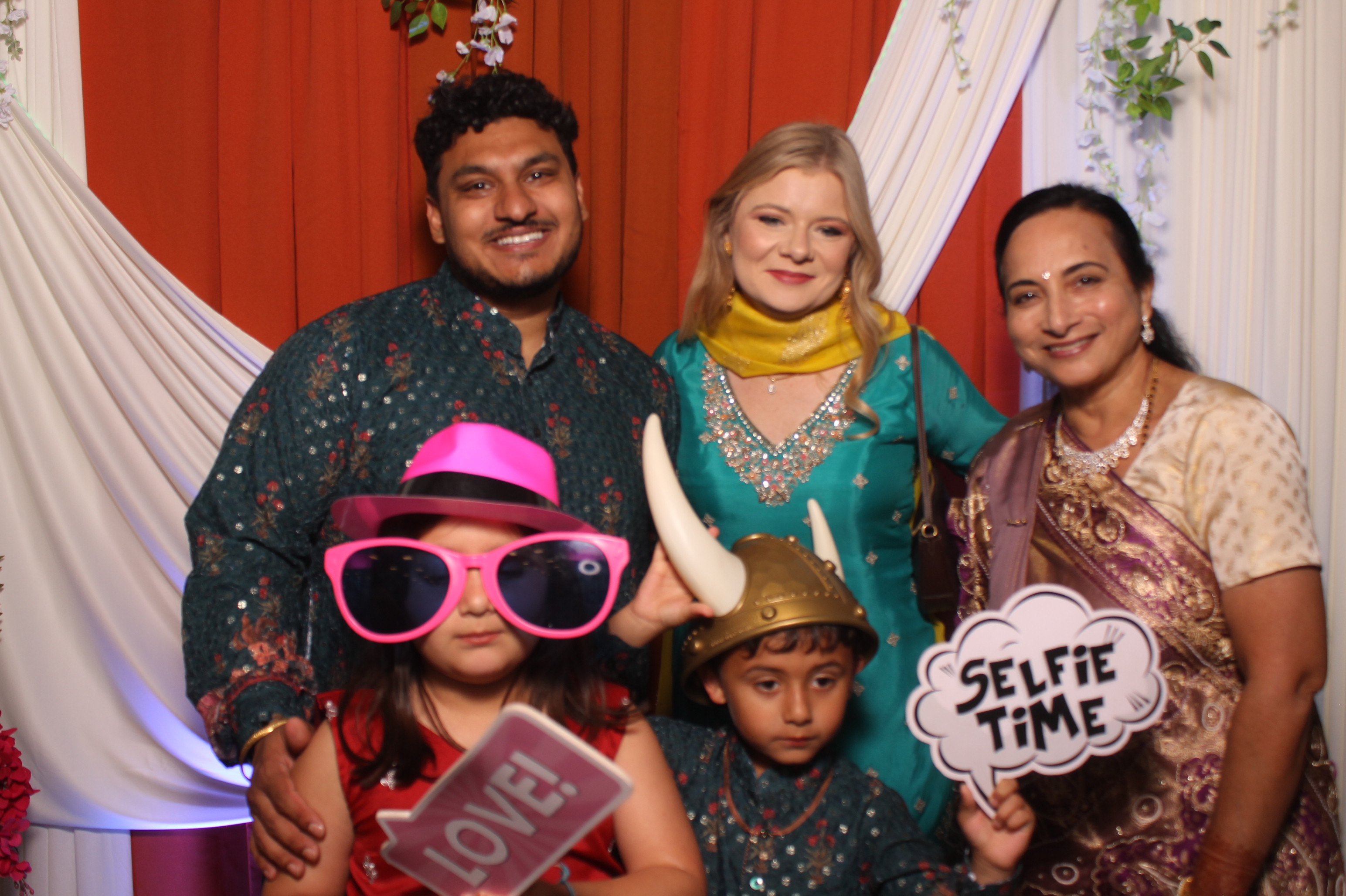 Jessica & Rudra Wedding | View more photos from the event at gallery.photoboothcincy.com/u/PhotoBoothCincy/Jessica-Rudra-Wedding