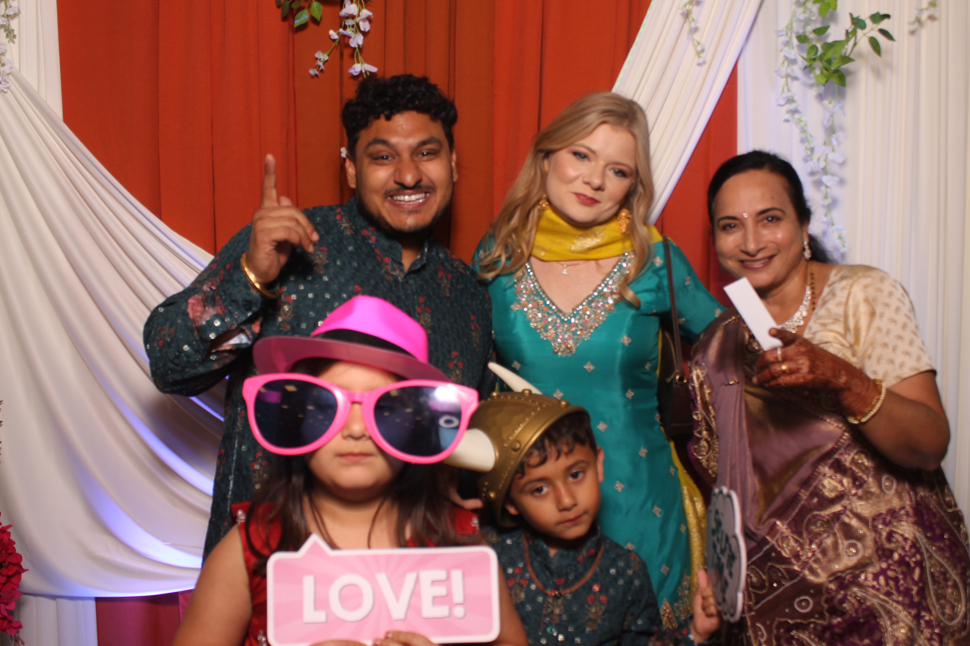Jessica & Rudra Wedding | View more photos from the event at gallery.photoboothcincy.com/u/PhotoBoothCincy/Jessica-Rudra-Wedding