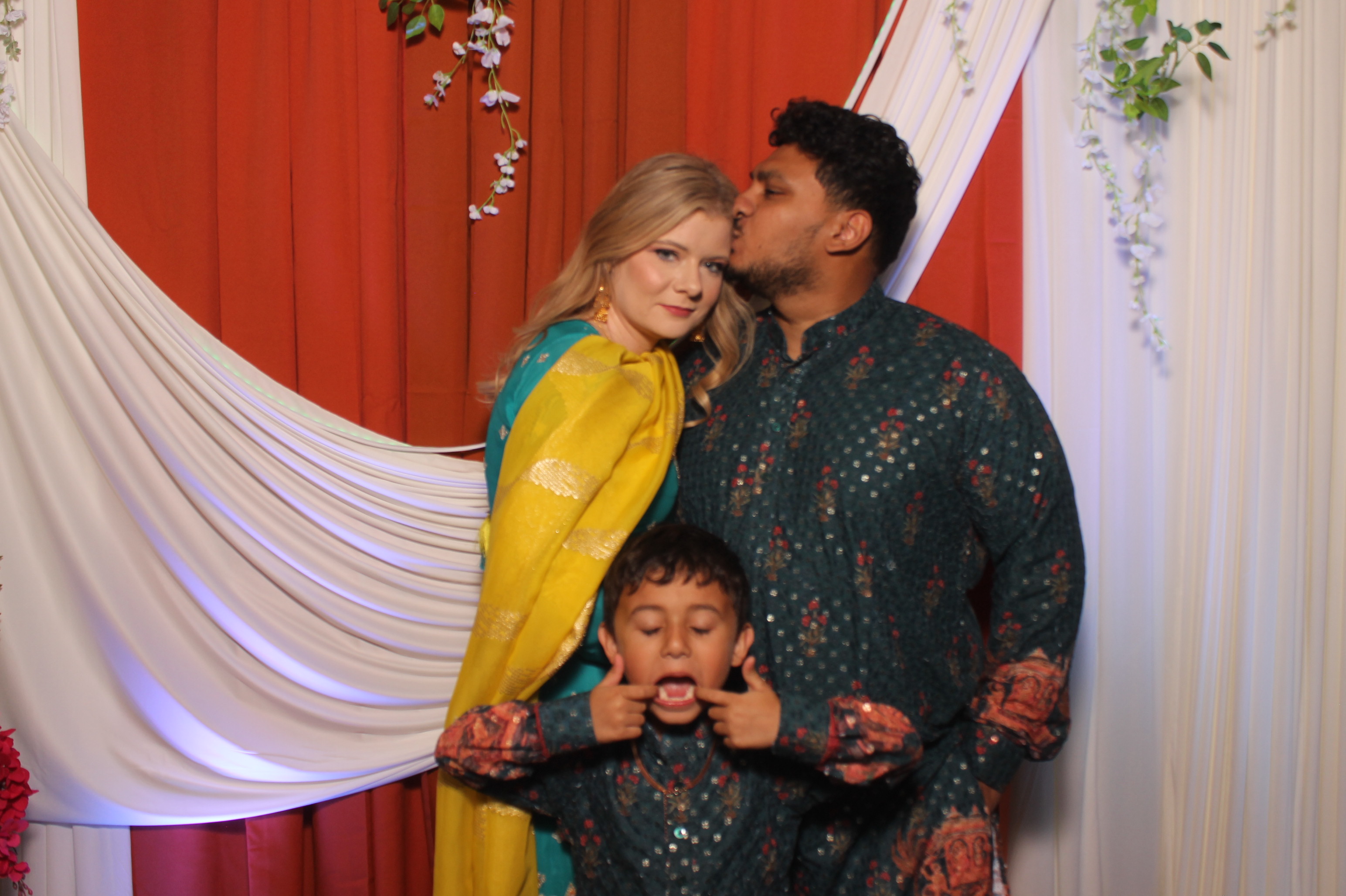 Jessica & Rudra Wedding | View more photos from the event at gallery.photoboothcincy.com/u/PhotoBoothCincy/Jessica-Rudra-Wedding