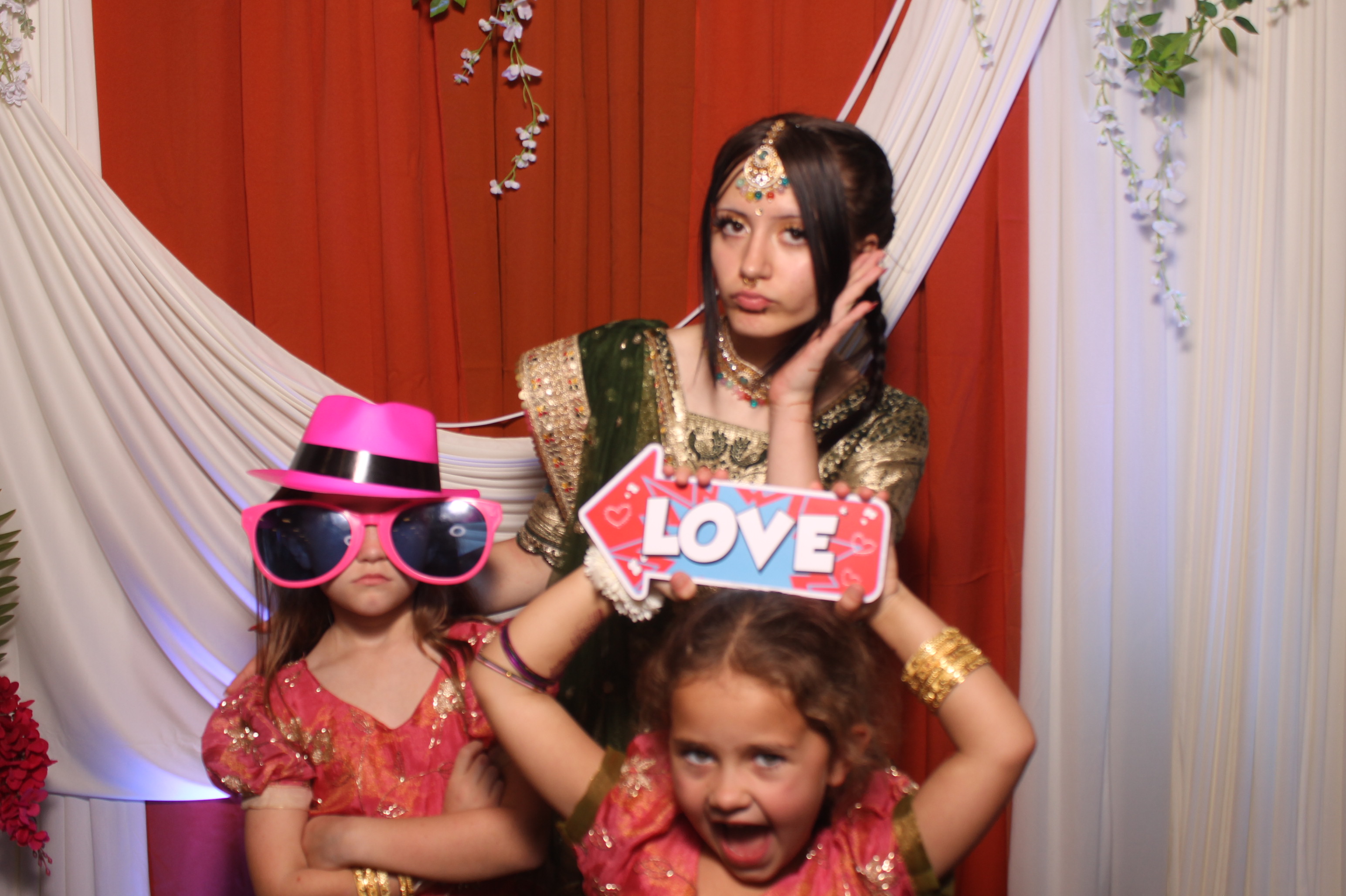 Jessica & Rudra Wedding | View more photos from the event at gallery.photoboothcincy.com/u/PhotoBoothCincy/Jessica-Rudra-Wedding