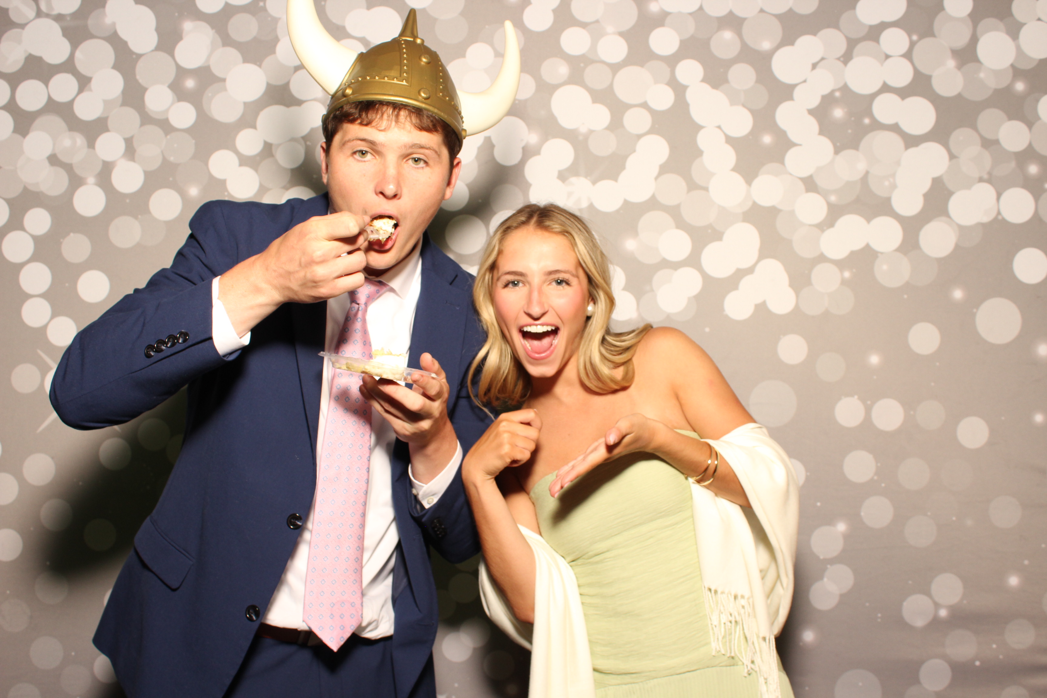 Joe & Grace | View more photos from the event at gallery.photoboothcincy.com/u/PhotoBoothCincy/Joe-Grace