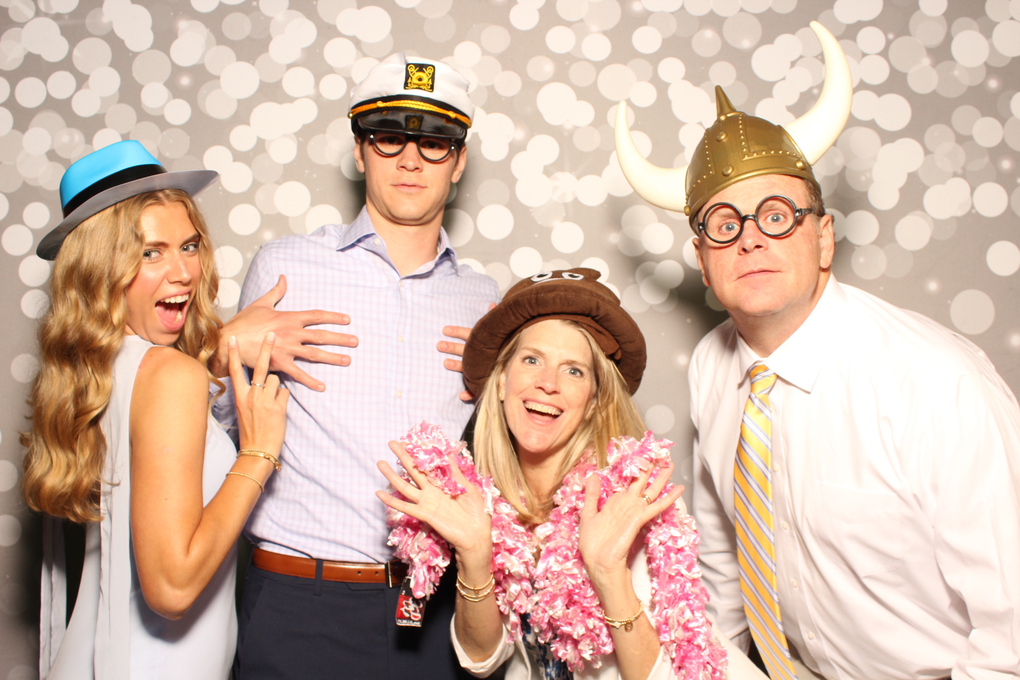Joe & Grace | View more photos from the event at gallery.photoboothcincy.com/u/PhotoBoothCincy/Joe-Grace