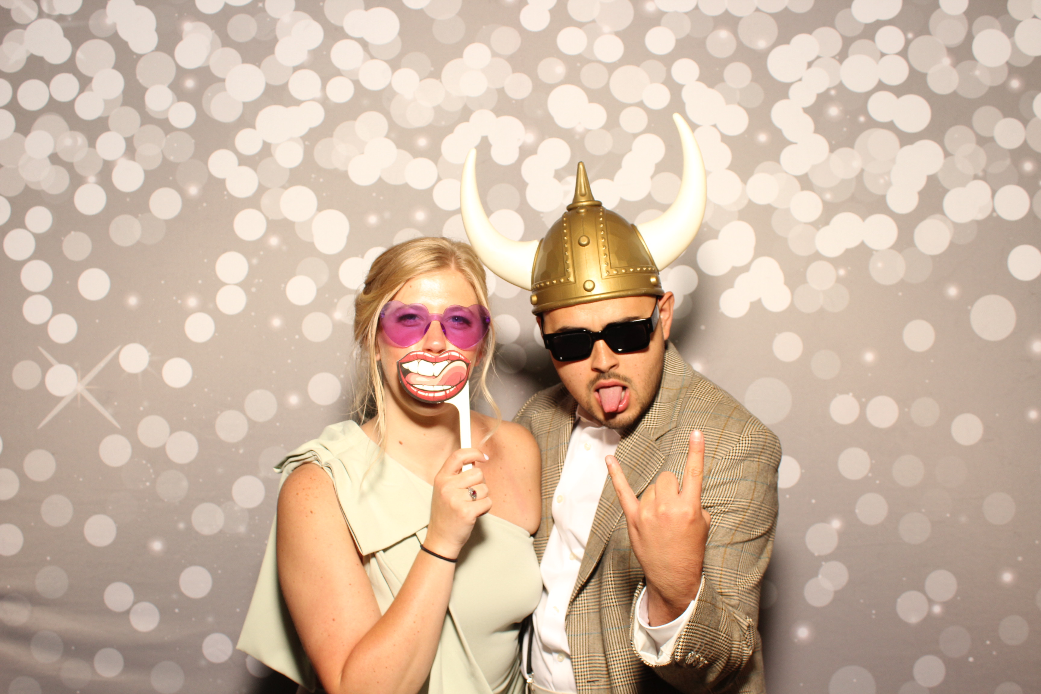 Joe & Grace | View more photos from the event at gallery.photoboothcincy.com/u/PhotoBoothCincy/Joe-Grace