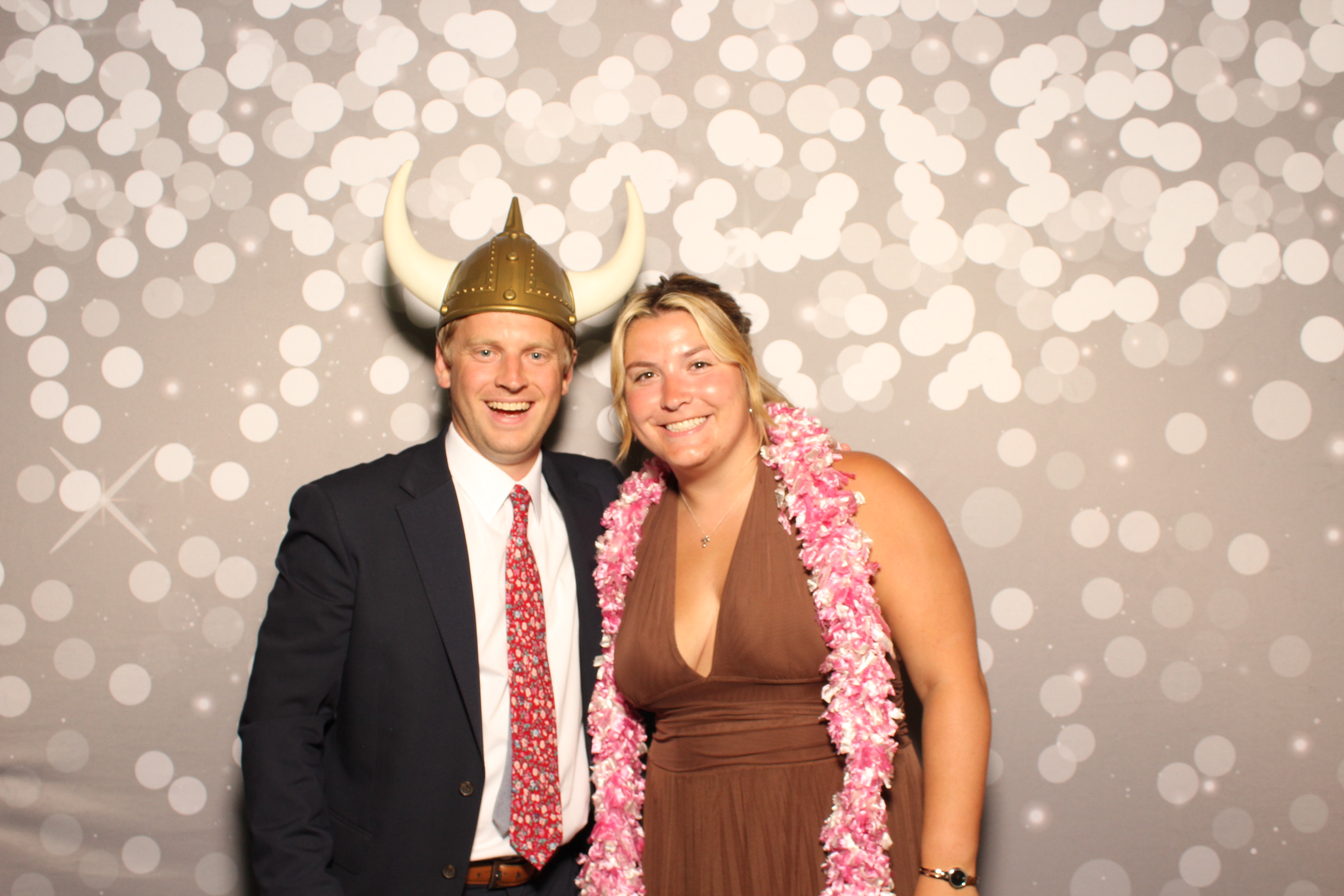 Joe & Grace | View more photos from the event at gallery.photoboothcincy.com/u/PhotoBoothCincy/Joe-Grace