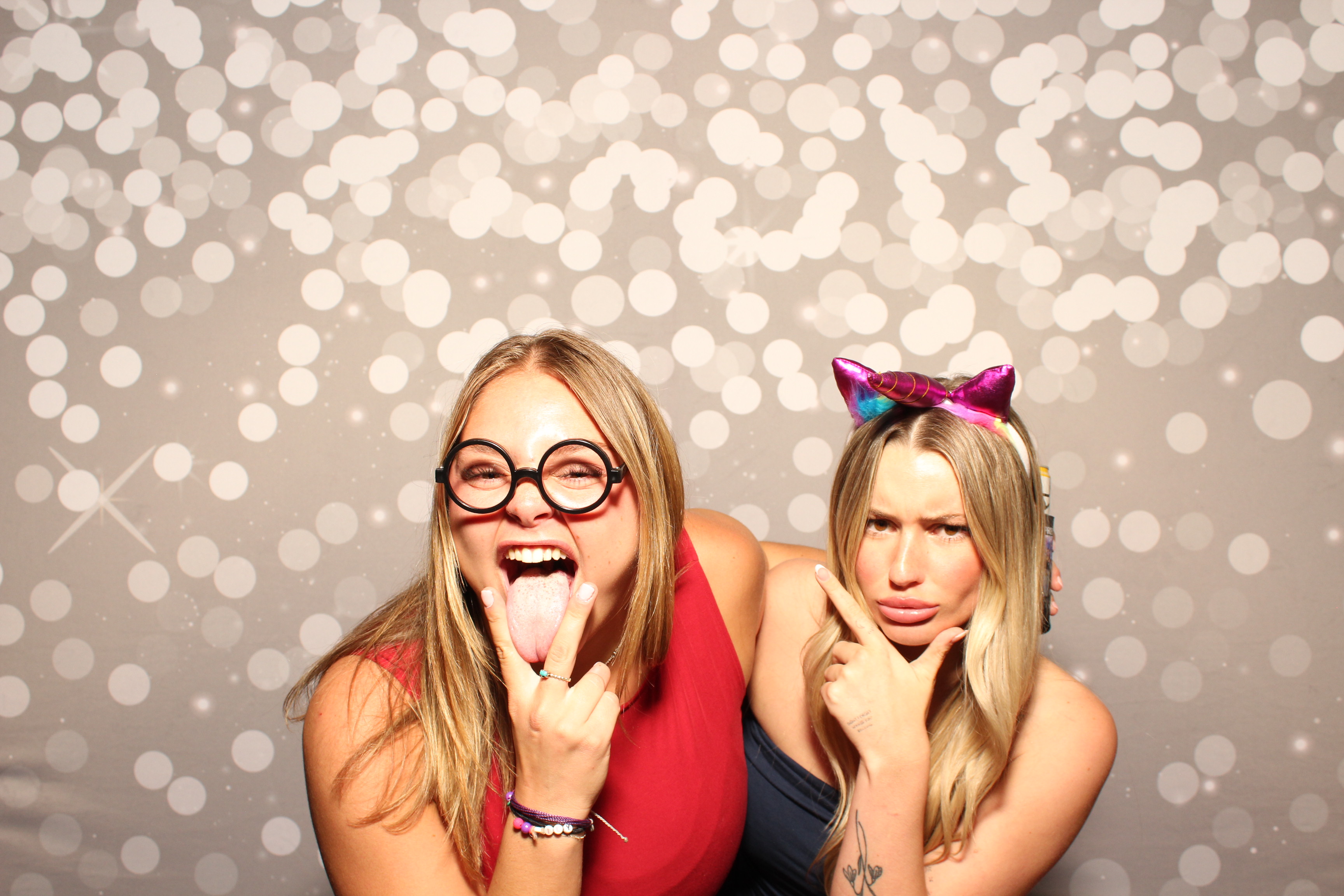 Joe & Grace | View more photos from the event at gallery.photoboothcincy.com/u/PhotoBoothCincy/Joe-Grace