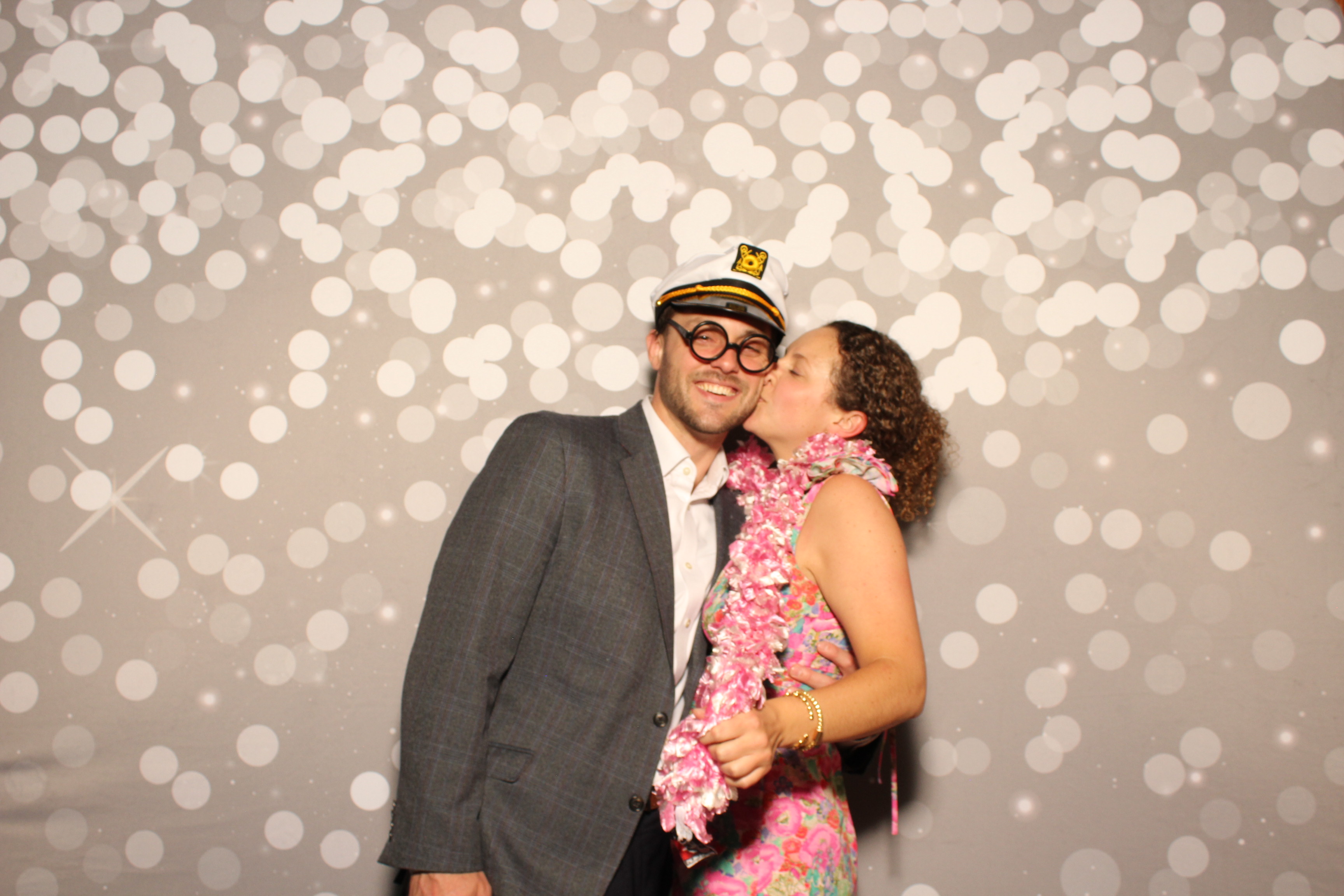 Joe & Grace | View more photos from the event at gallery.photoboothcincy.com/u/PhotoBoothCincy/Joe-Grace