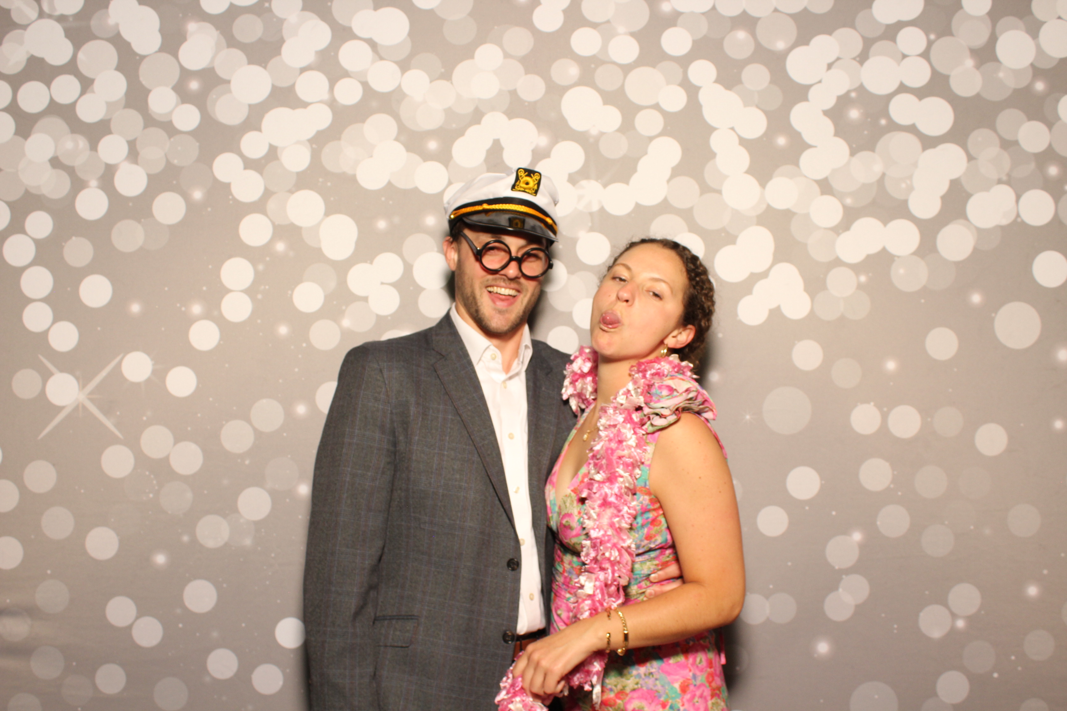 Joe & Grace | View more photos from the event at gallery.photoboothcincy.com/u/PhotoBoothCincy/Joe-Grace