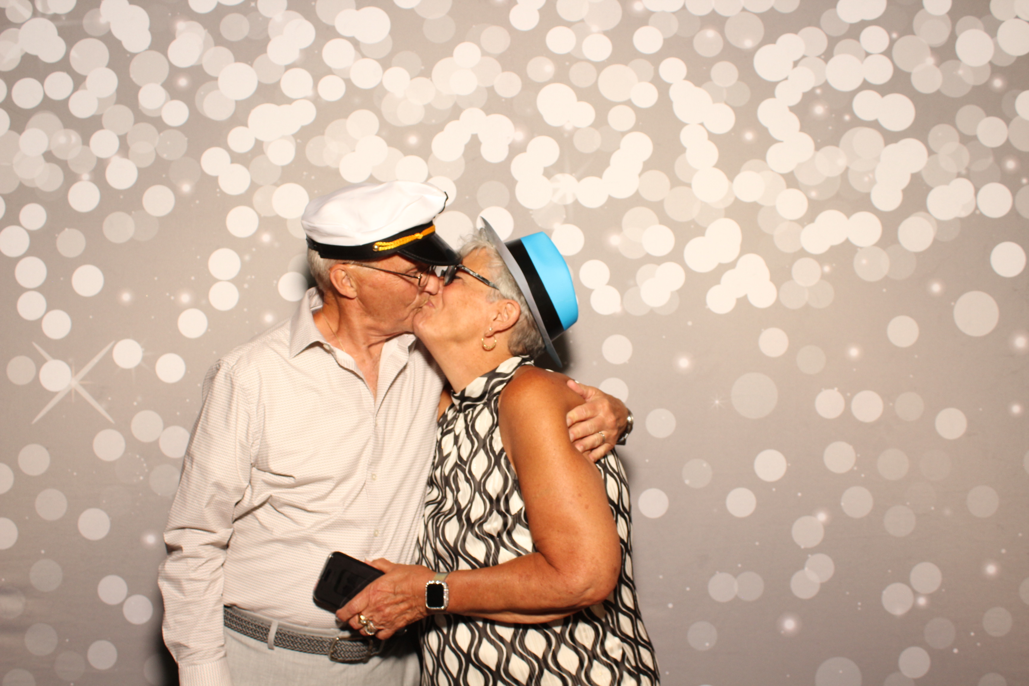 Joe & Grace | View more photos from the event at gallery.photoboothcincy.com/u/PhotoBoothCincy/Joe-Grace