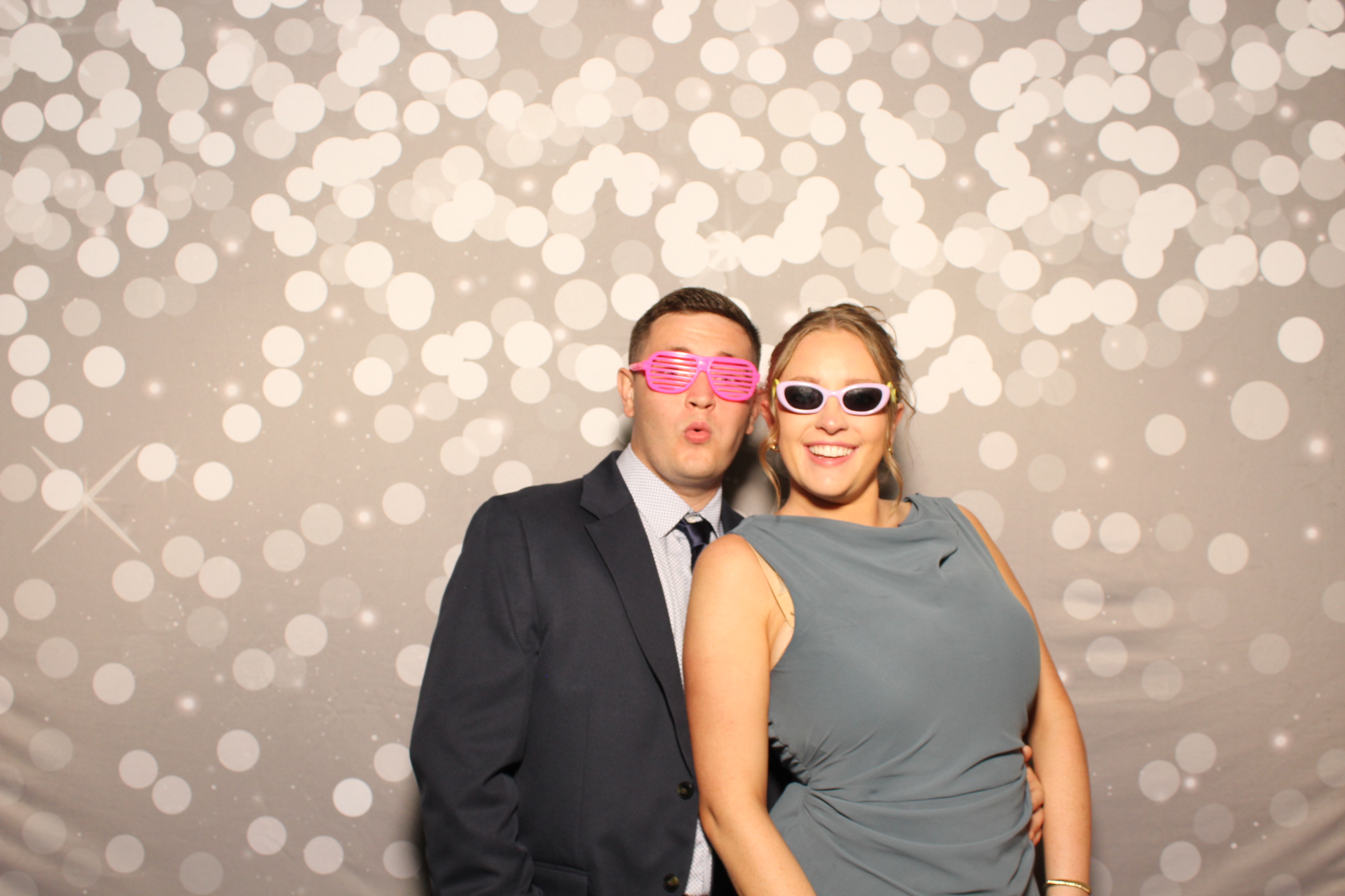 Joe & Grace | View more photos from the event at gallery.photoboothcincy.com/u/PhotoBoothCincy/Joe-Grace