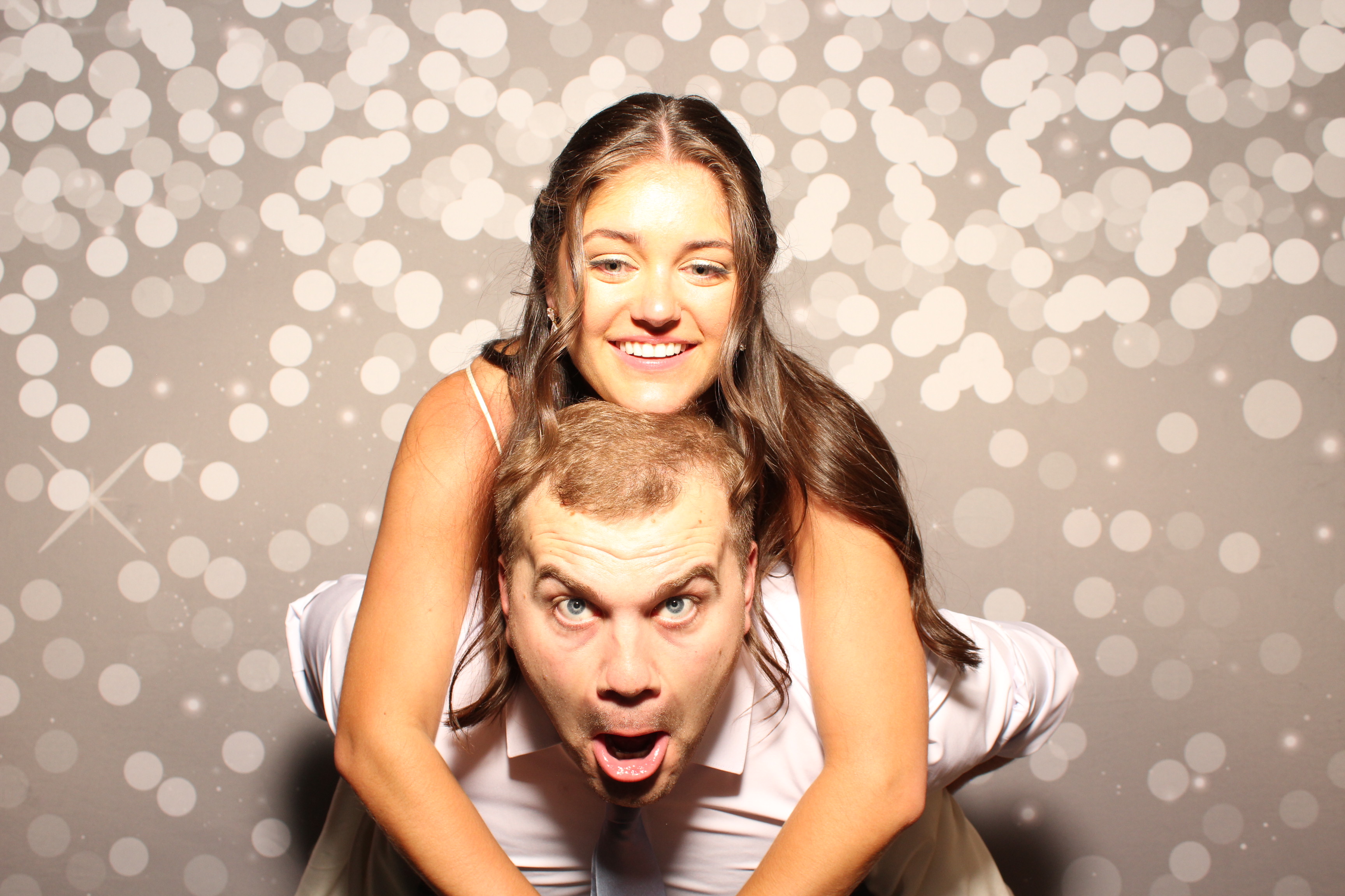 Joe & Grace | View more photos from the event at gallery.photoboothcincy.com/u/PhotoBoothCincy/Joe-Grace