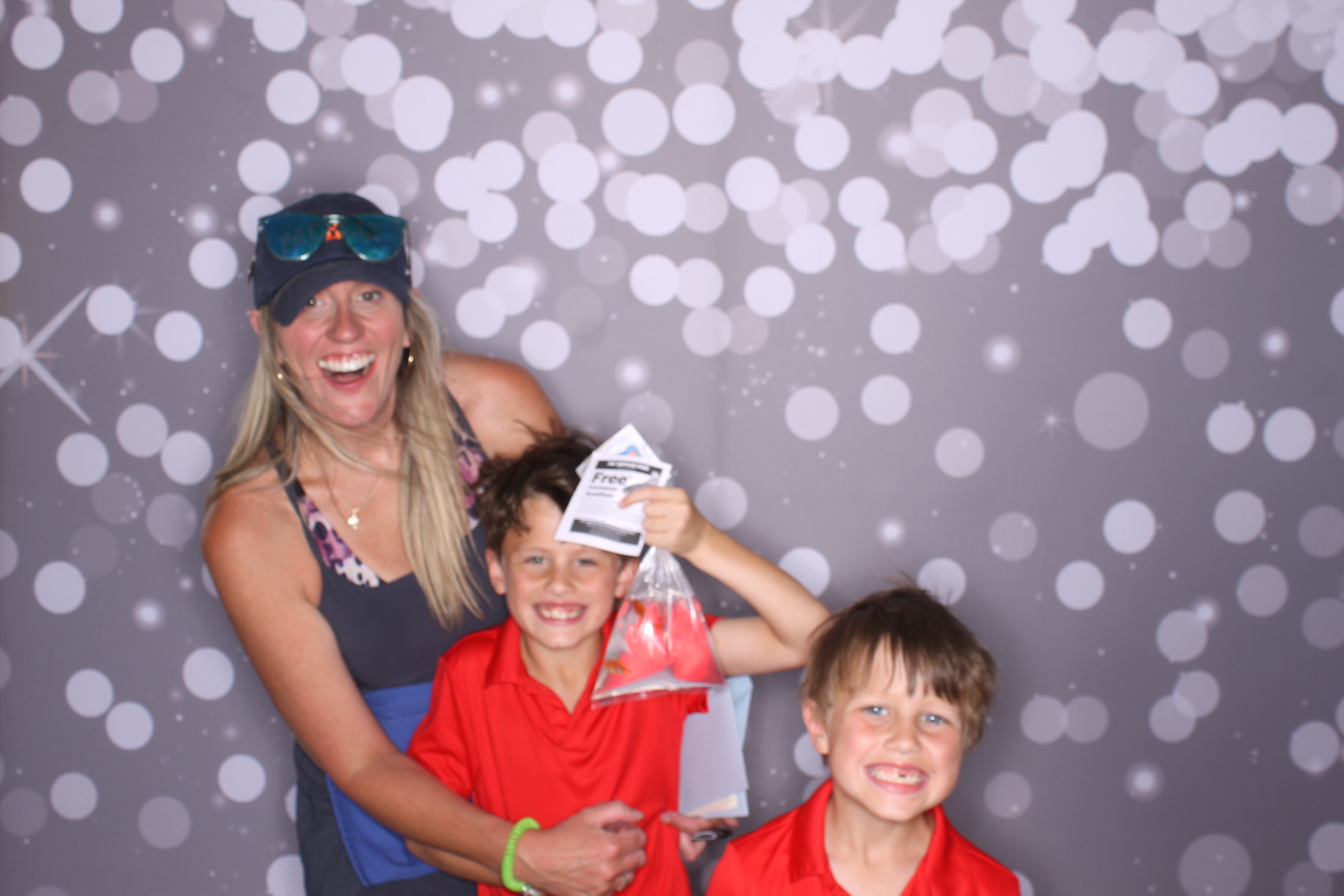 JuneFest | View more photos from the event at gallery.photoboothcincy.com/u/PhotoBoothCincy/JuneFest