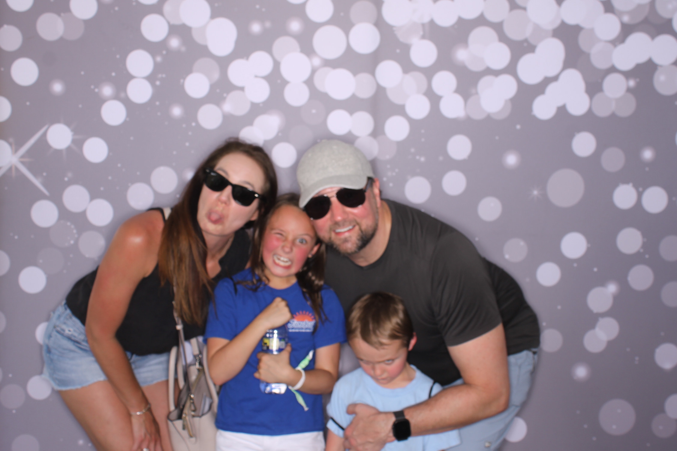 JuneFest | View more photos from the event at gallery.photoboothcincy.com/u/PhotoBoothCincy/JuneFest