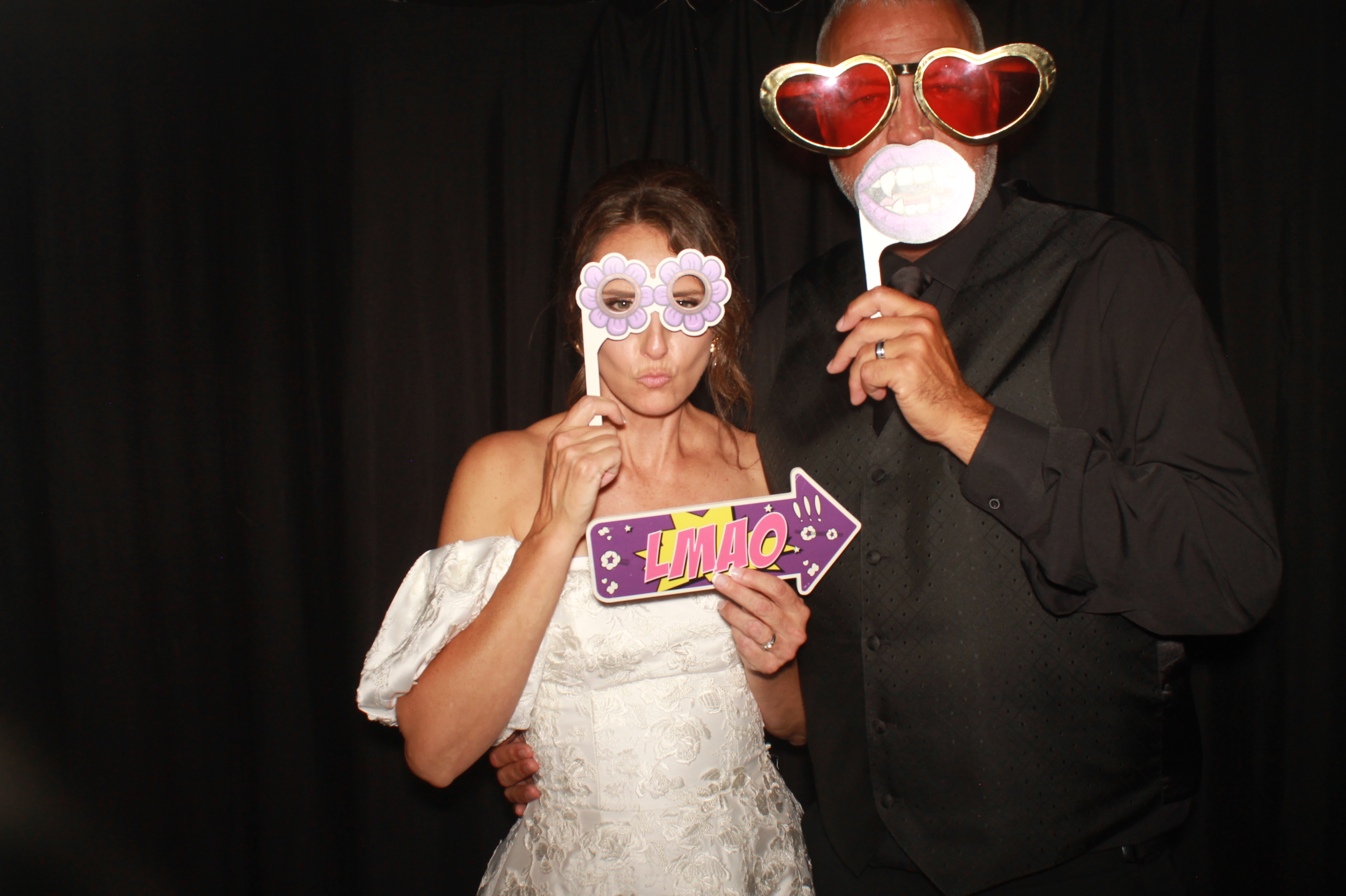 Karen & Derek | View more photos from the event at gallery.photoboothcincy.com/u/PhotoBoothCincy/Karen-Derek